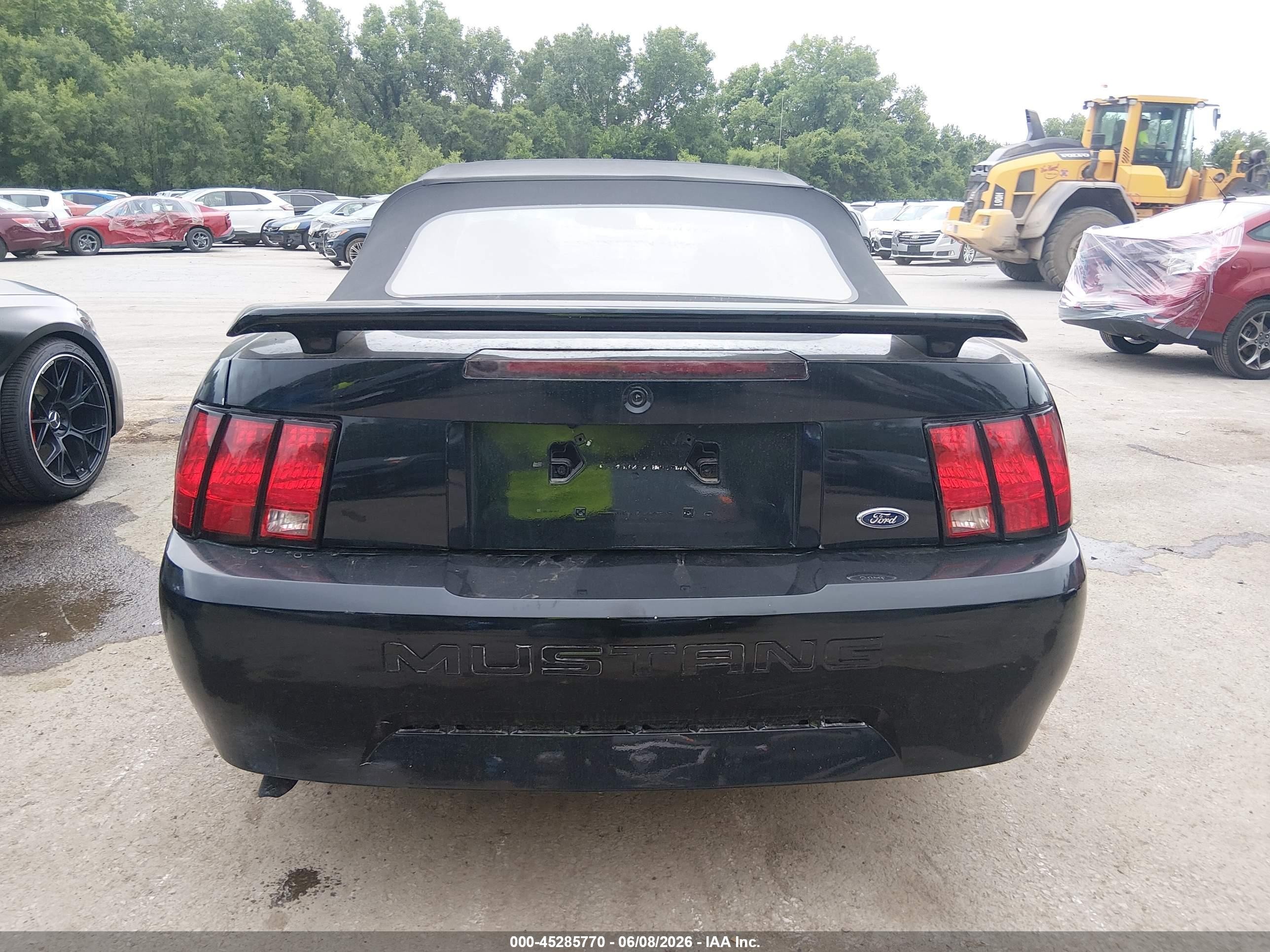 2004 Ford Mustang   Black vin: 1FAFP444X4F117572