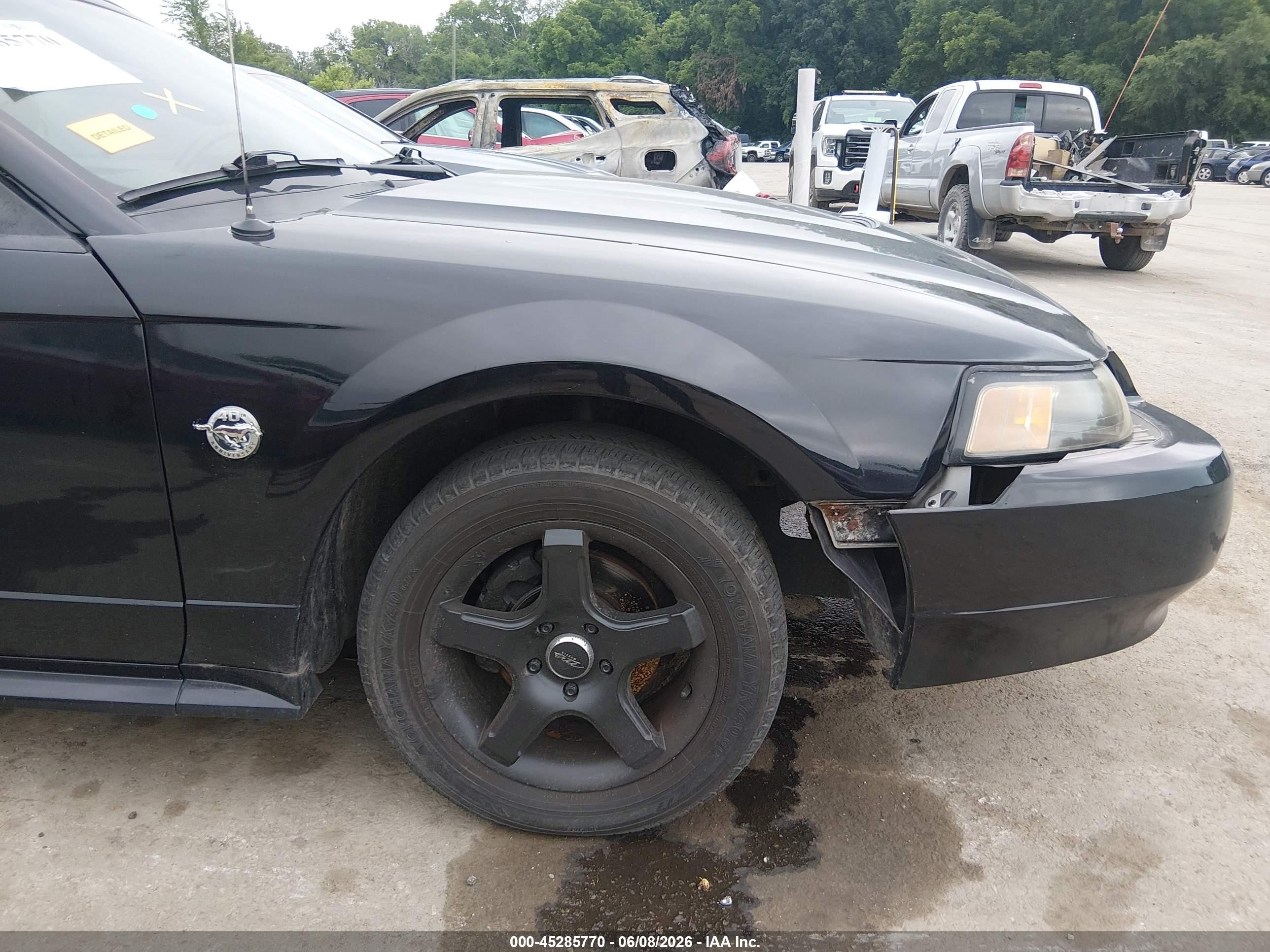 2004 Ford Mustang   Black vin: 1FAFP444X4F117572