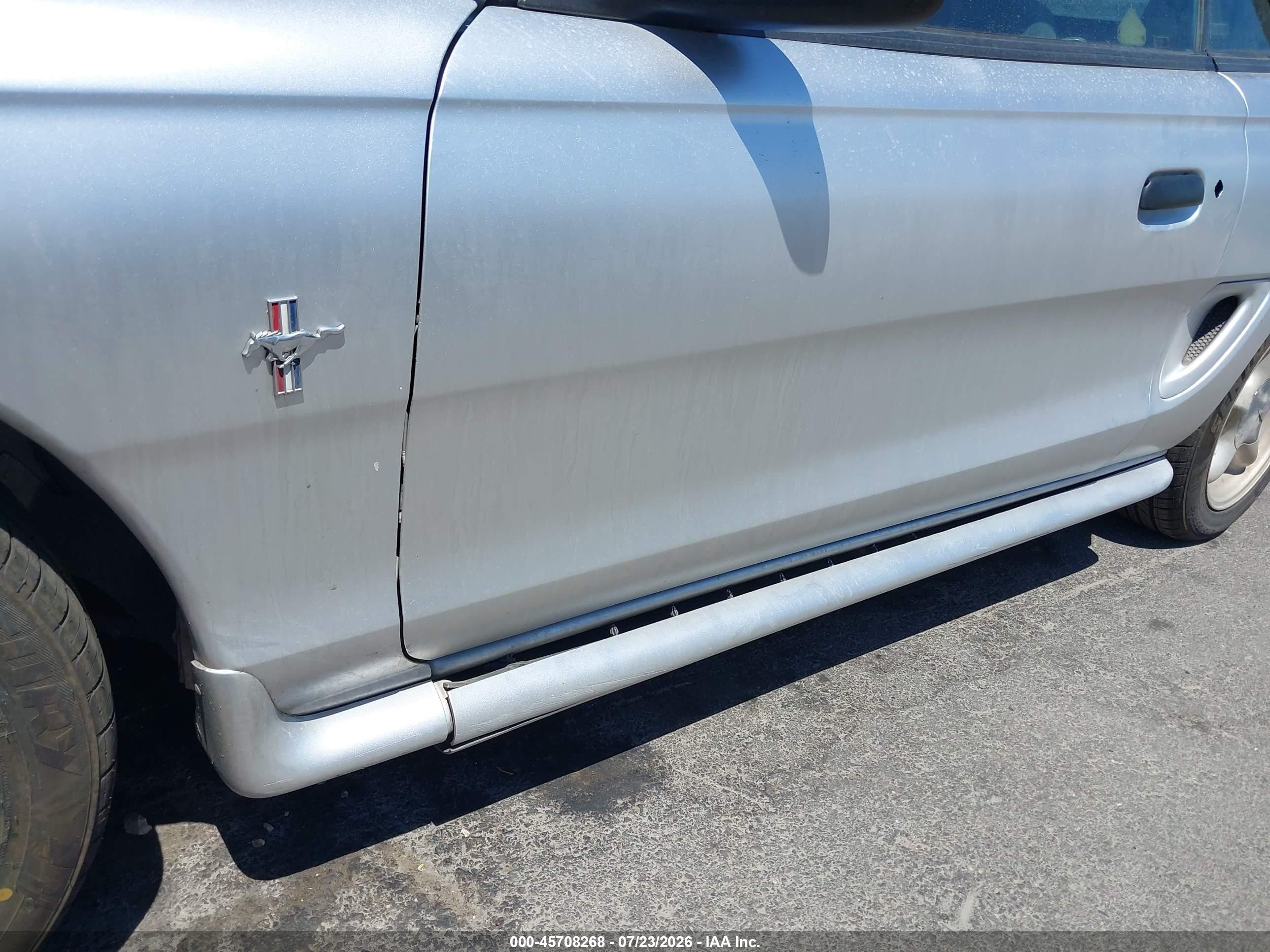 1998 Ford Mustang   Silver vin: 1FAFP444XWF177340
