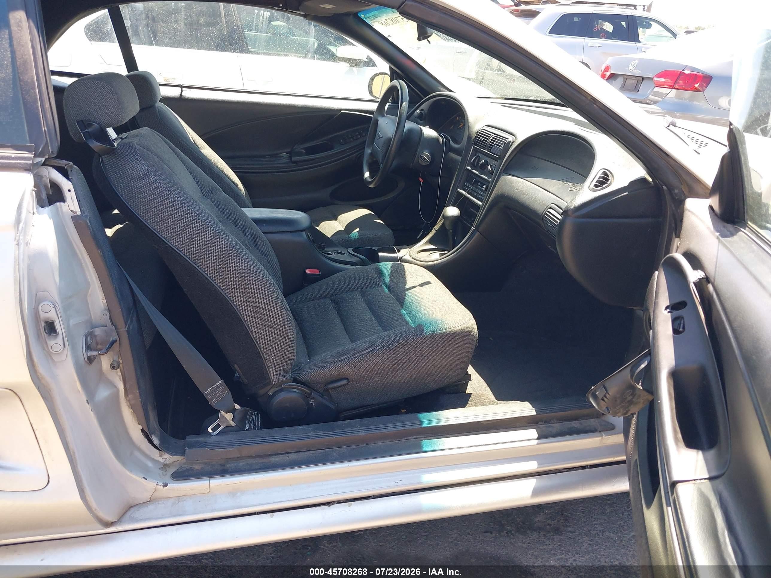 1998 Ford Mustang   Silver vin: 1FAFP444XWF177340
