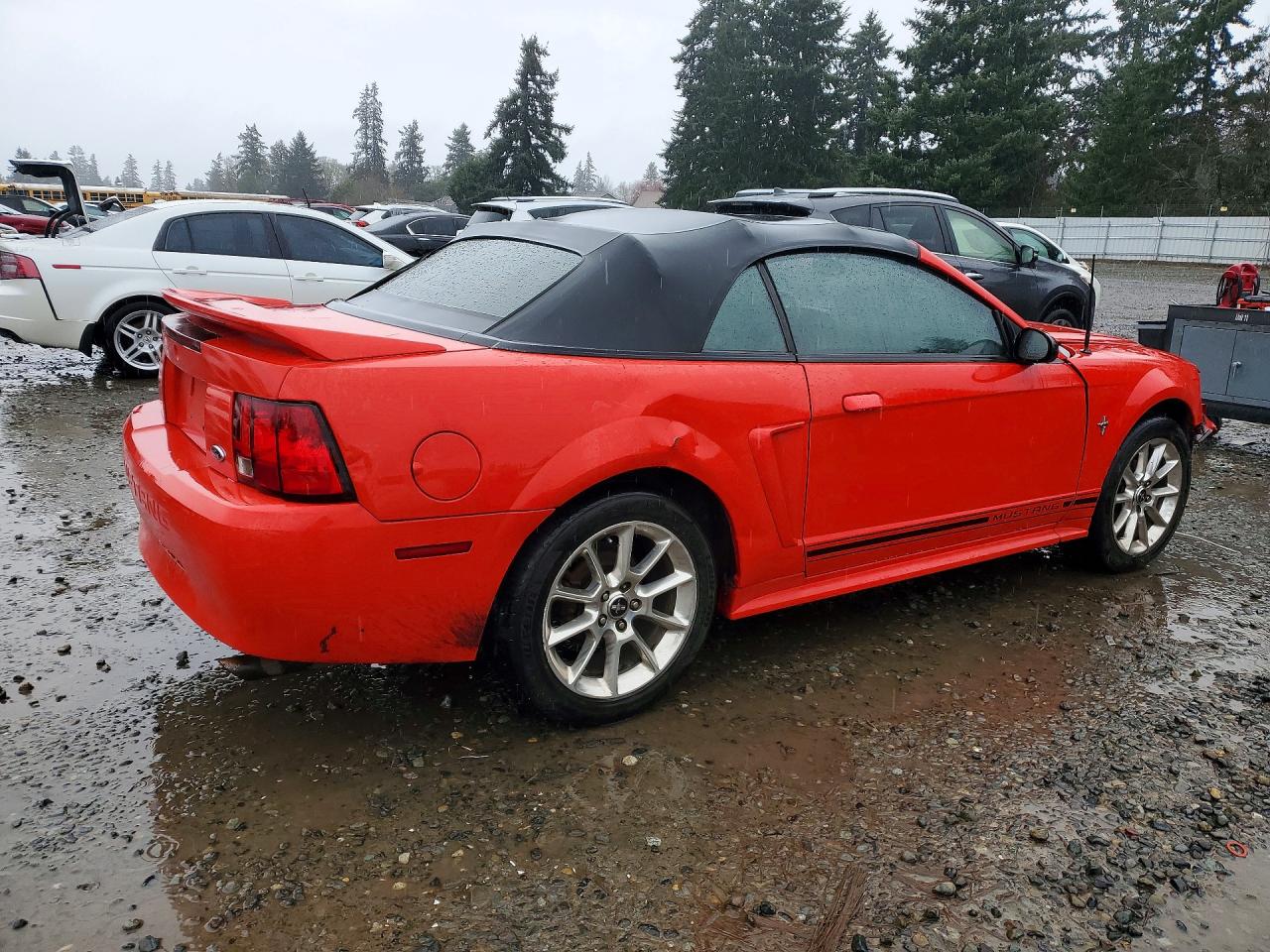2000 Ford Mustang Red vin: 1FAFP444XYF122194
