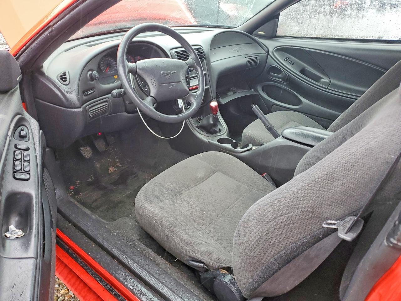 2000 Ford Mustang Red vin: 1FAFP444XYF122194
