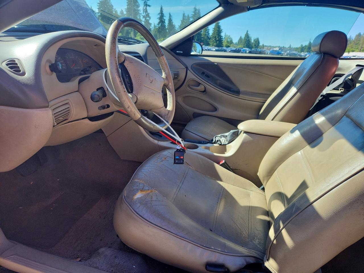 2004 Ford Mustang Burgundy vin: 1FAFP44604F154650