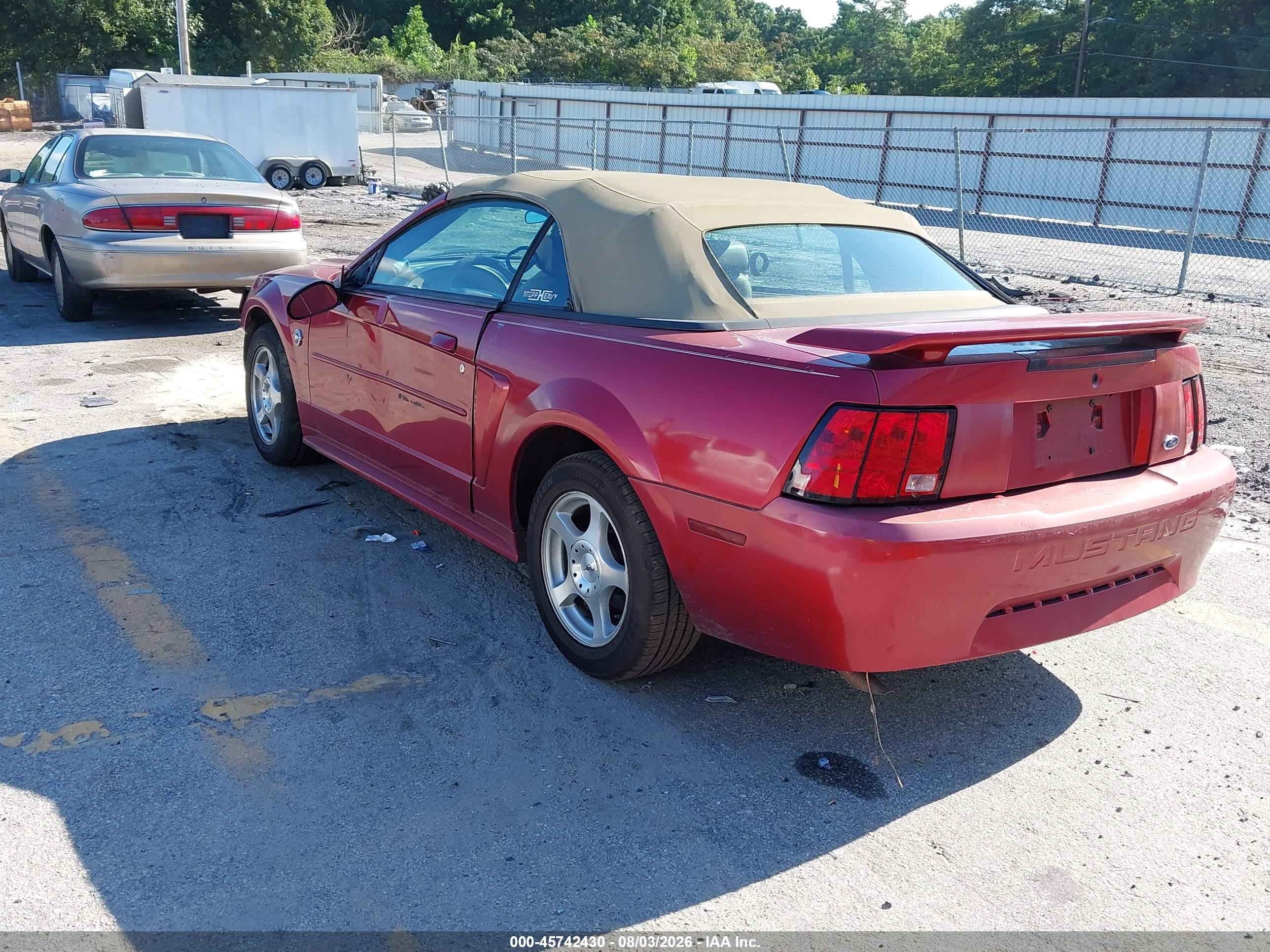 2004 Ford Mustang   Red vin: 1FAFP44634F133159