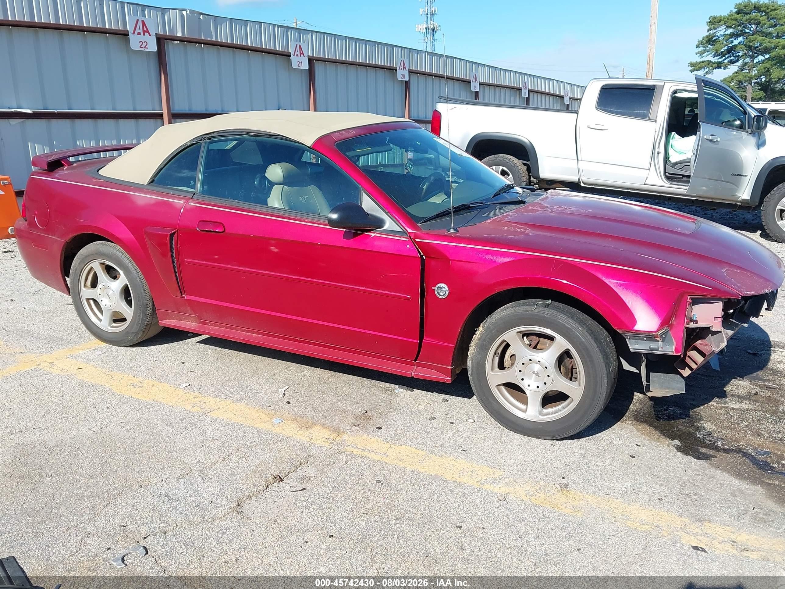 2004 Ford Mustang   Red vin: 1FAFP44634F133159