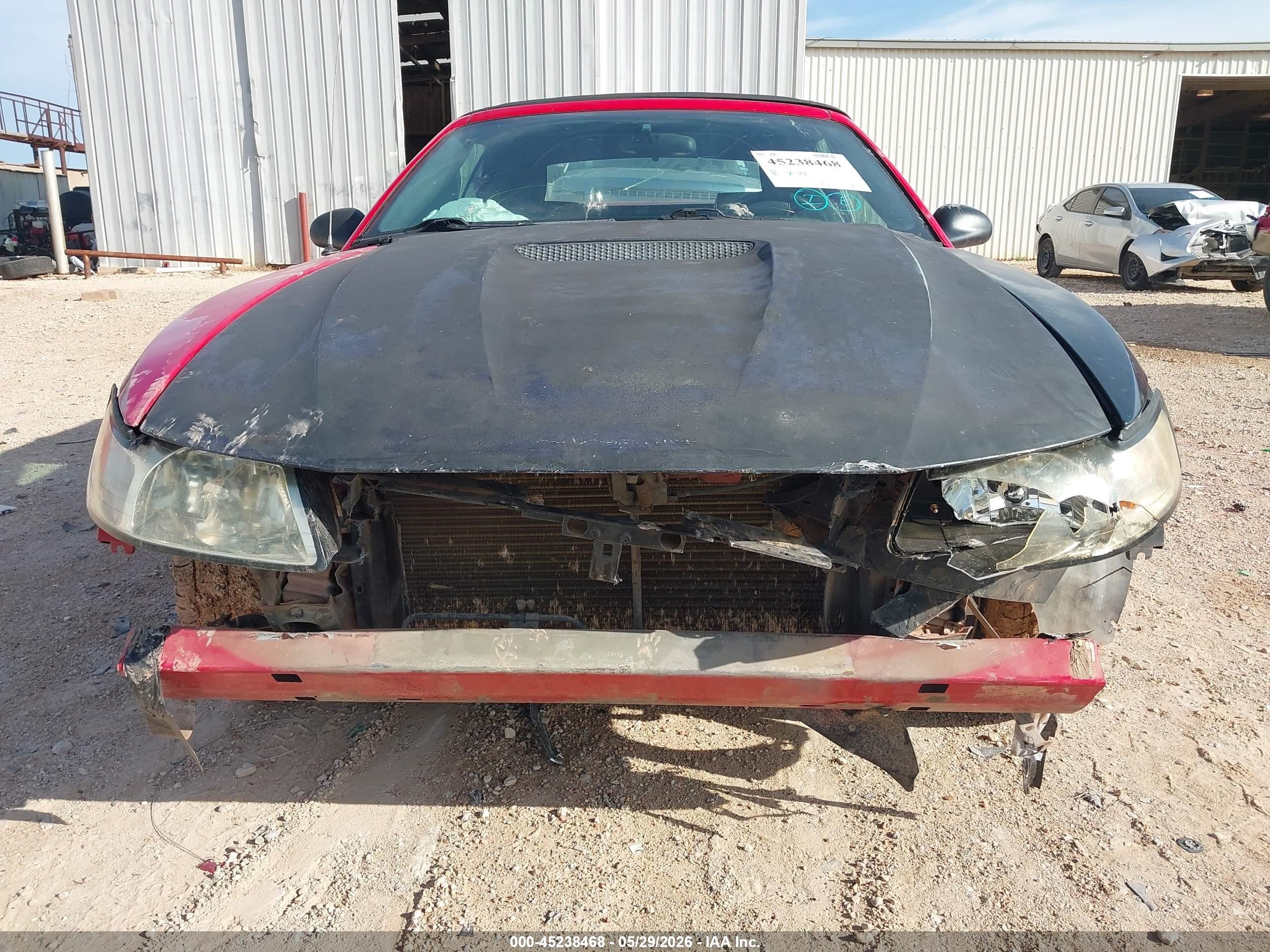 2004 Ford Mustang   Red vin: 1FAFP44644F140508