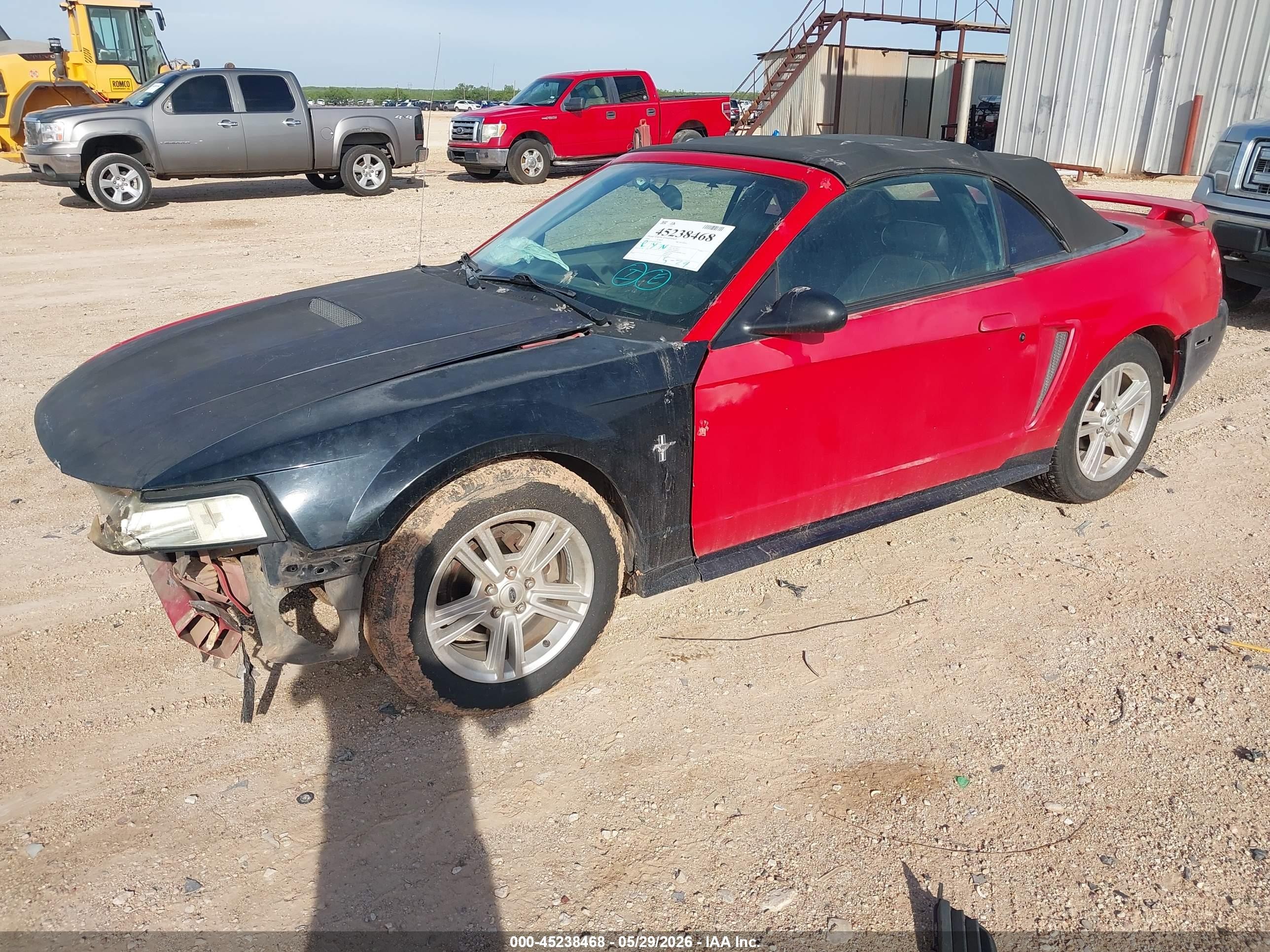 2004 Ford Mustang   Red vin: 1FAFP44644F140508