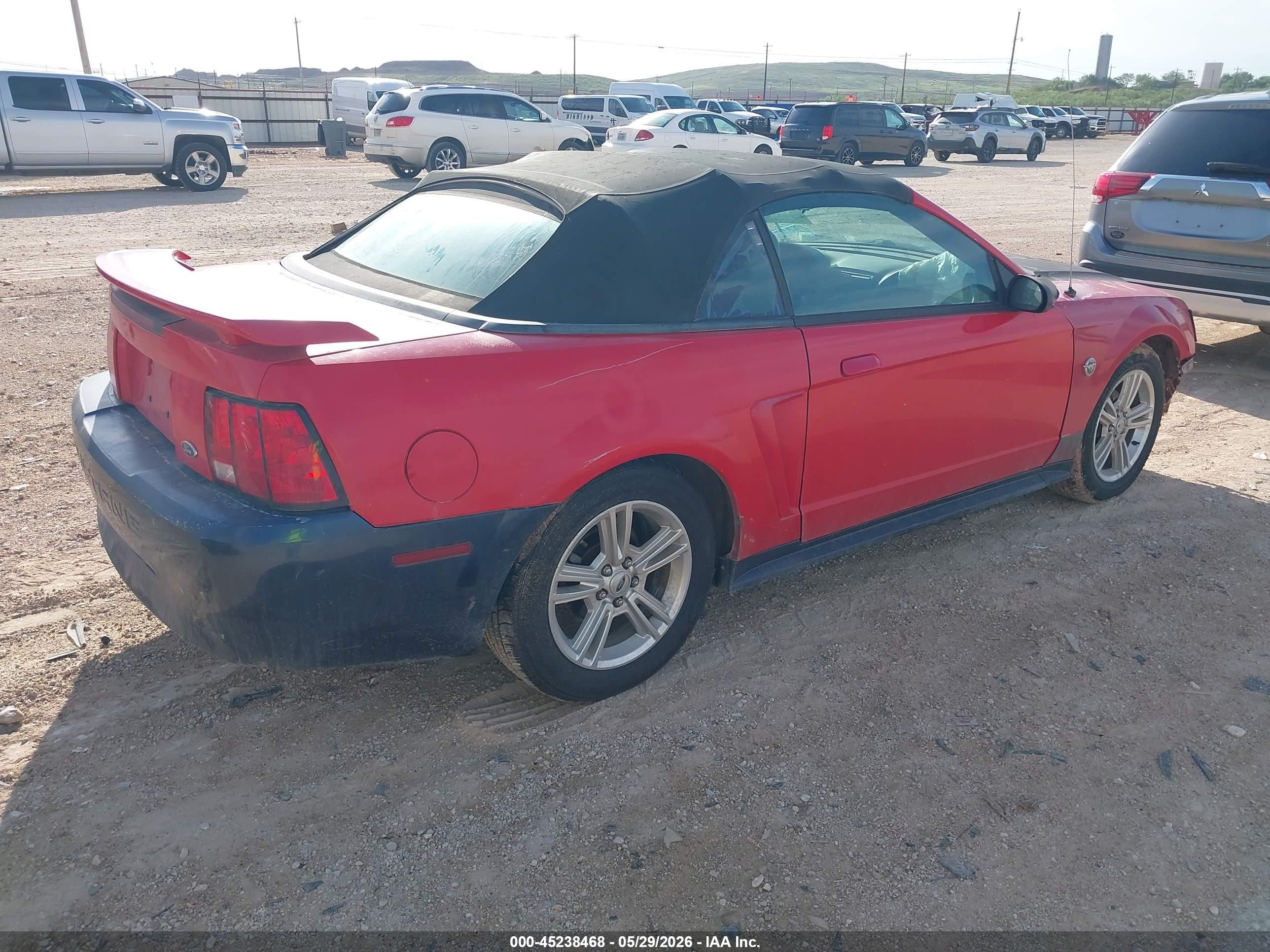 2004 Ford Mustang   Red vin: 1FAFP44644F140508