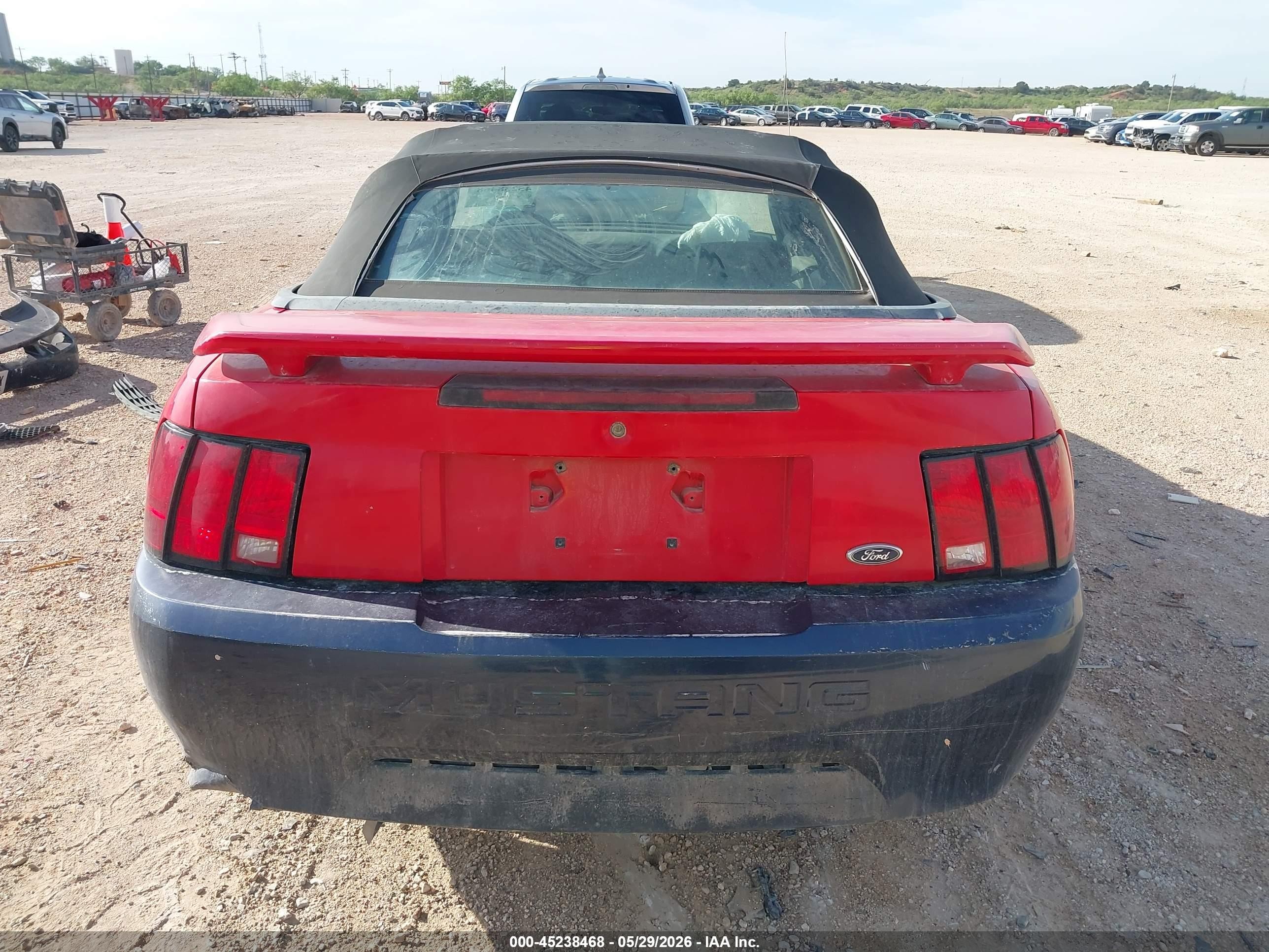 2004 Ford Mustang   Red vin: 1FAFP44644F140508