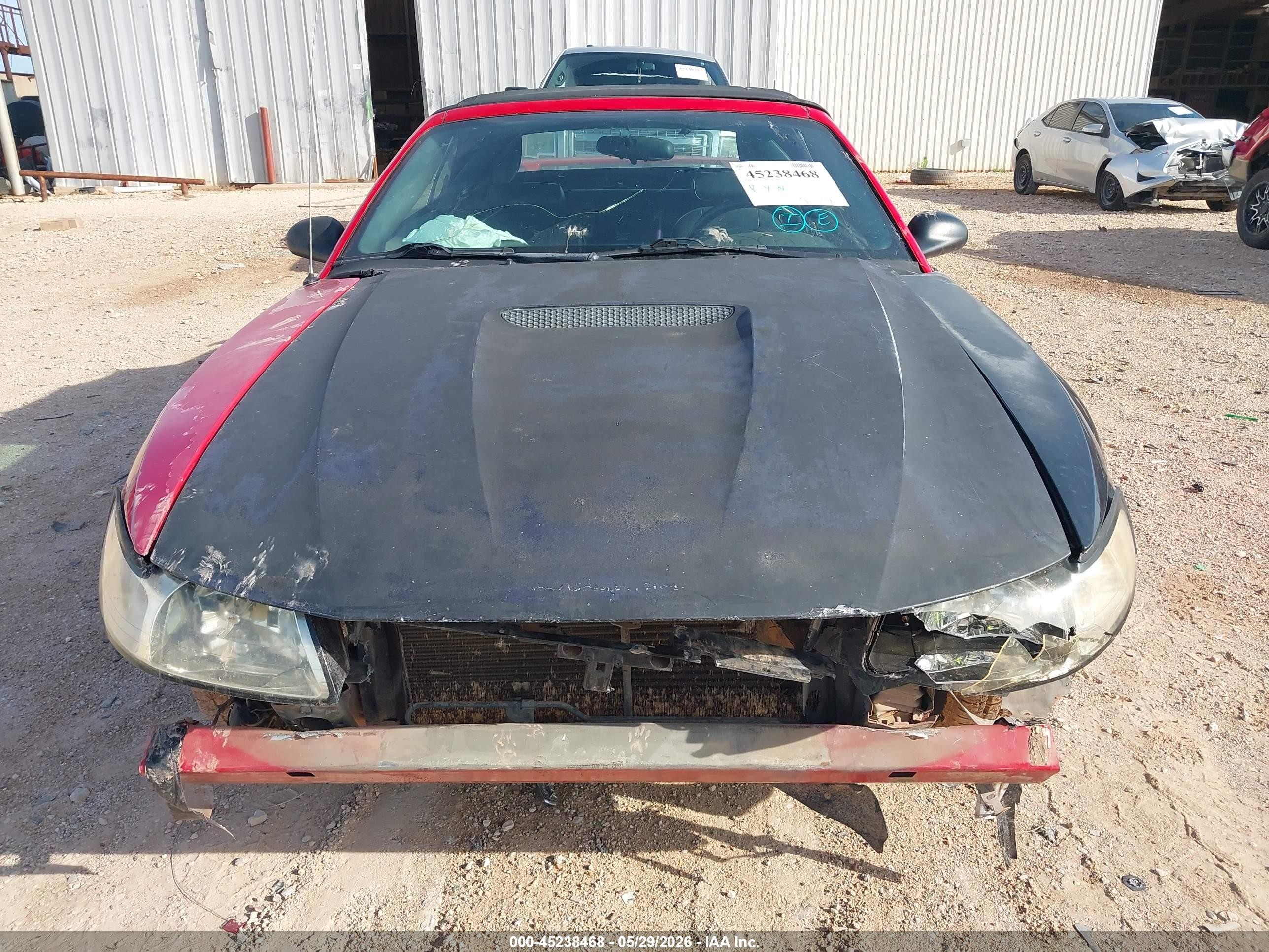 2004 Ford Mustang   Red vin: 1FAFP44644F140508