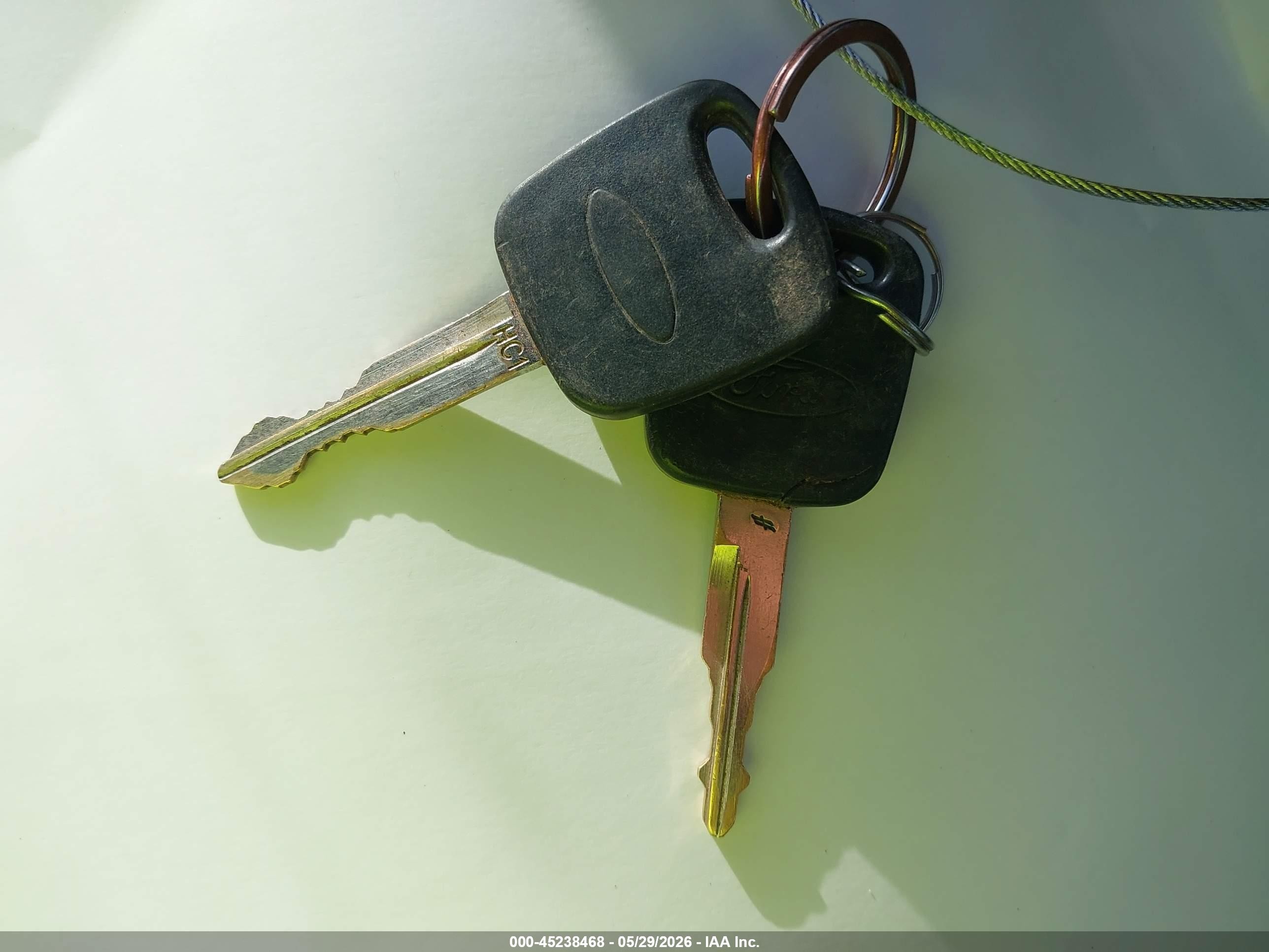 2004 Ford Mustang   Red vin: 1FAFP44644F140508