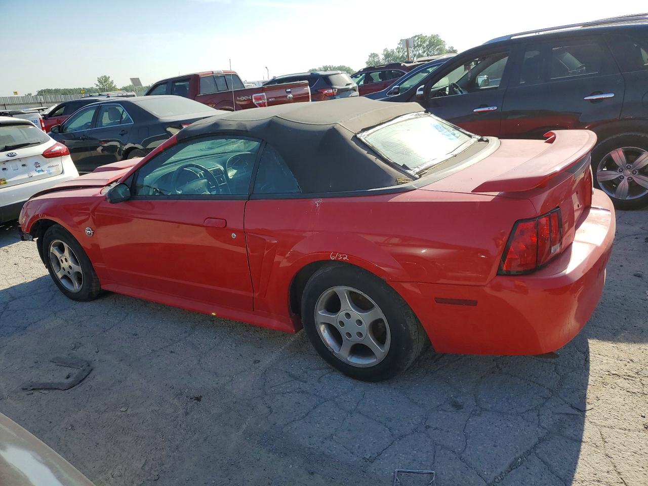 2004 Ford Mustang Red vin: 1FAFP44654F138573