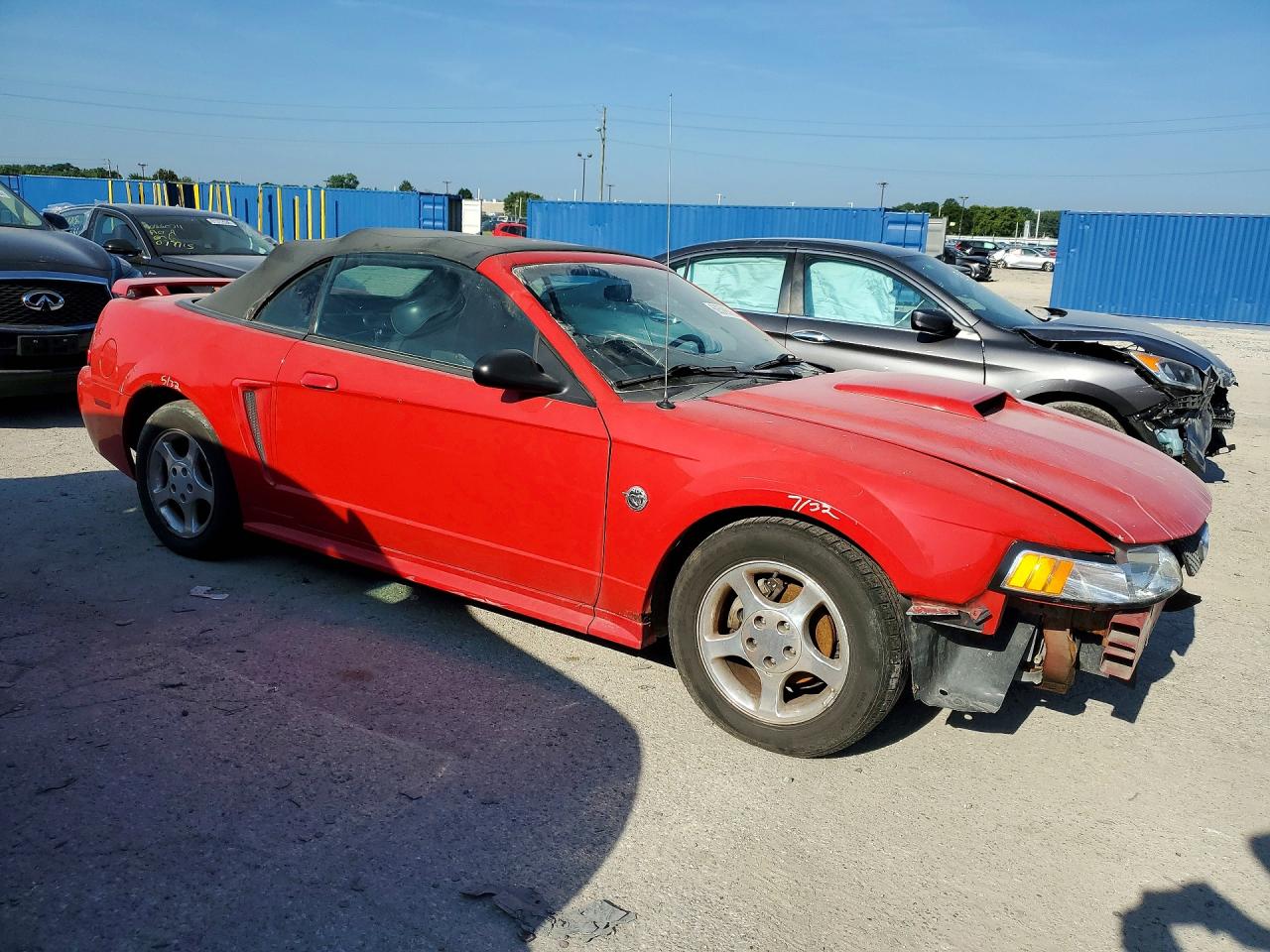 2004 Ford Mustang Red vin: 1FAFP44654F138573