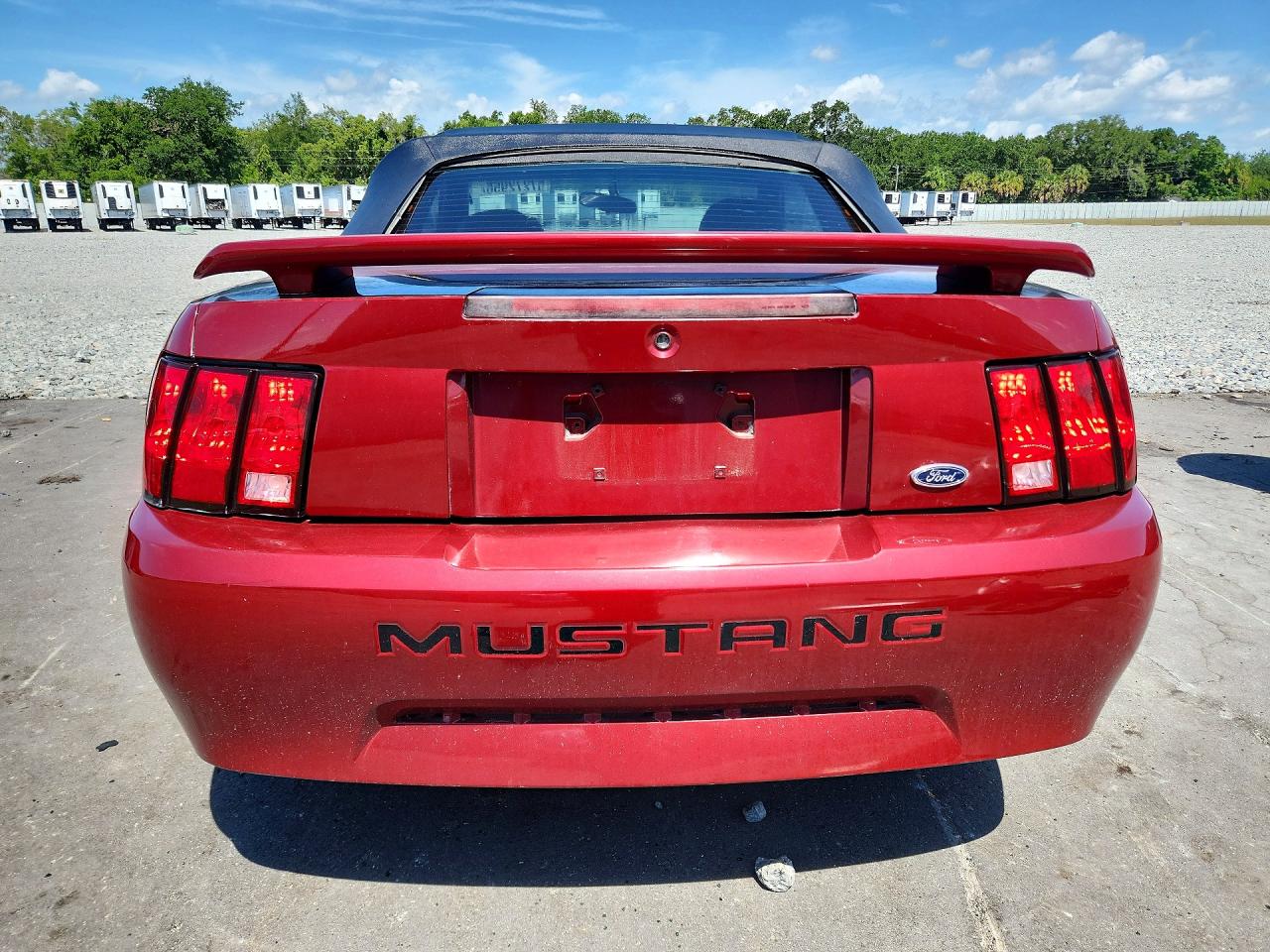 2004 Ford Mustang Burgundy vin: 1FAFP44654F186655