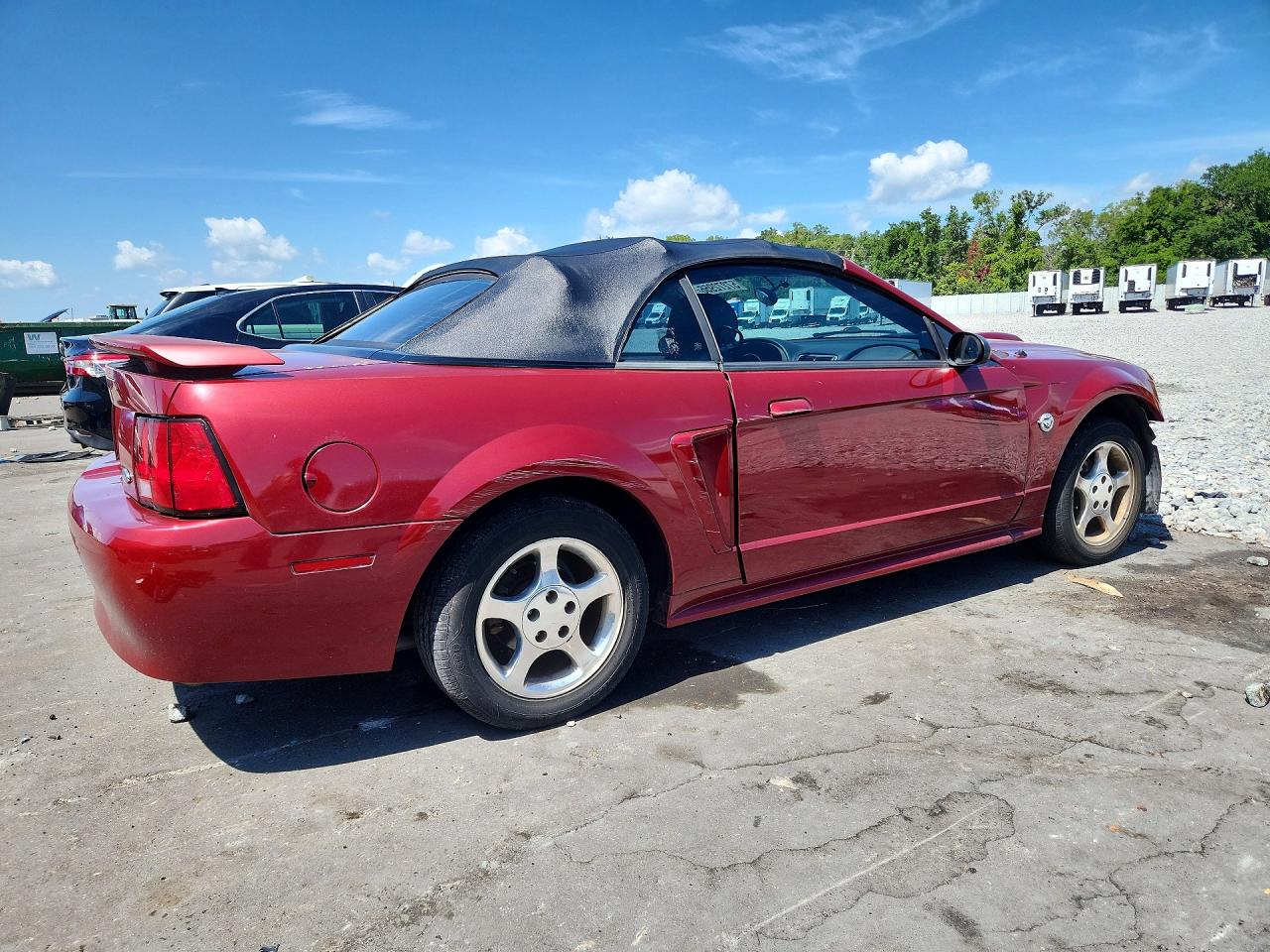 2004 Ford Mustang Burgundy vin: 1FAFP44654F186655
