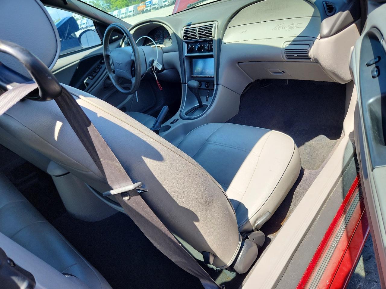 2004 Ford Mustang Burgundy vin: 1FAFP44654F186655
