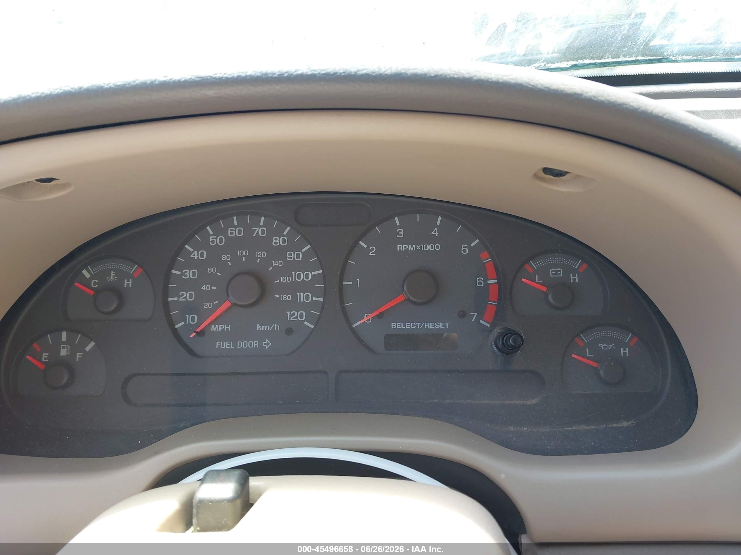 2004 Ford Mustang   Red vin: 1FAFP44654F206998