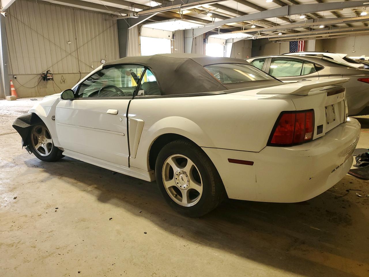 2004 Ford Mustang White vin: 1FAFP44654F216026