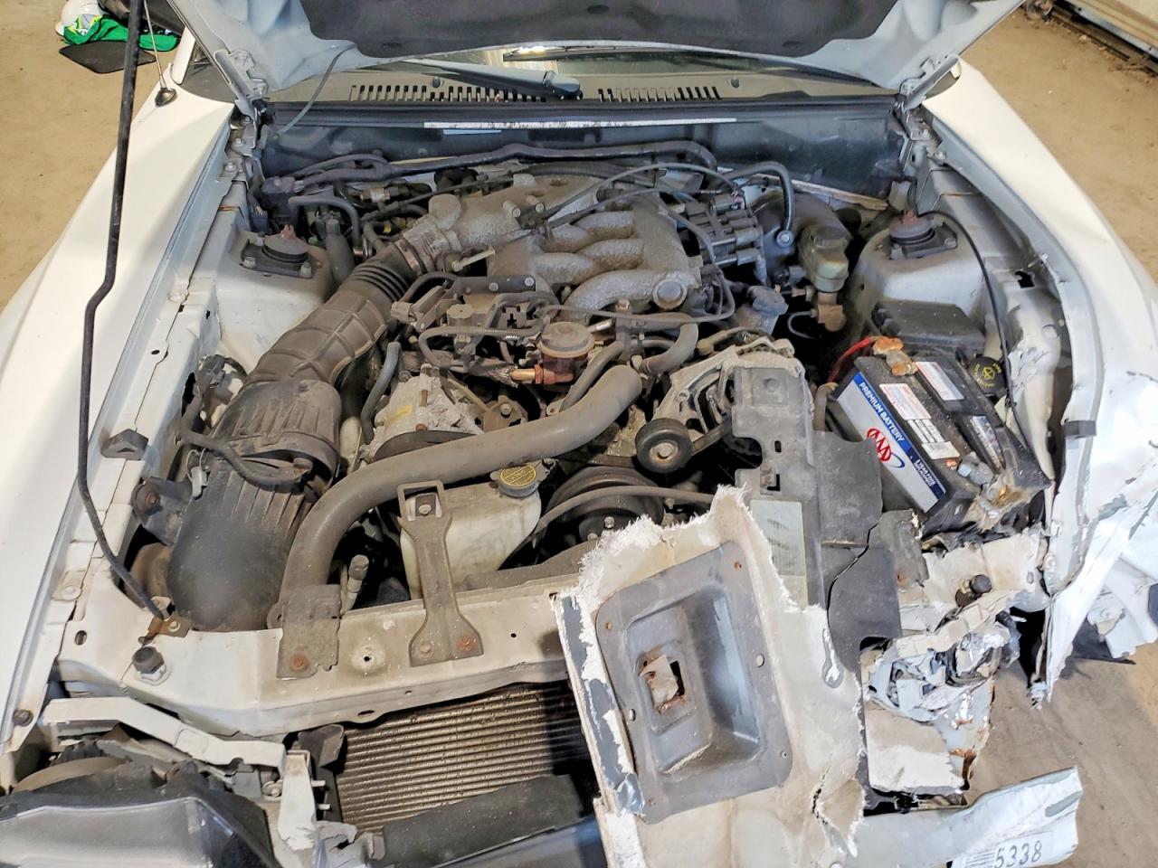 2004 Ford Mustang White vin: 1FAFP44654F216026