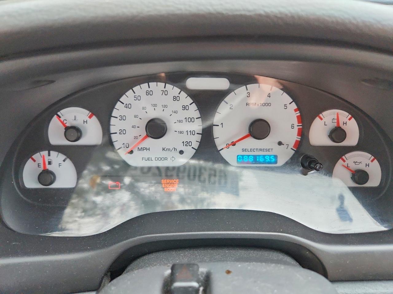 2004 Ford Mustang White vin: 1FAFP44654F216026