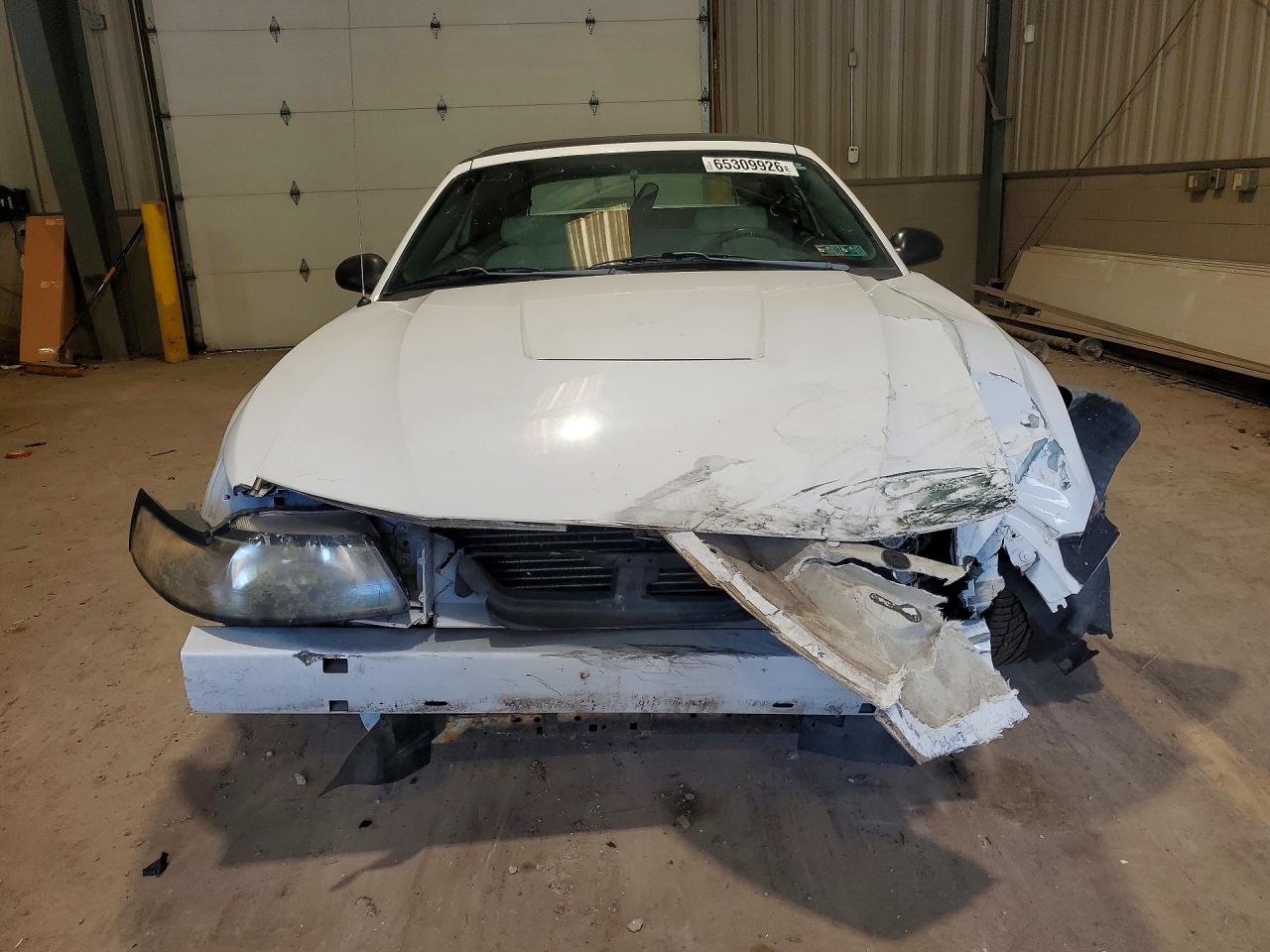 2004 Ford Mustang White vin: 1FAFP44654F216026