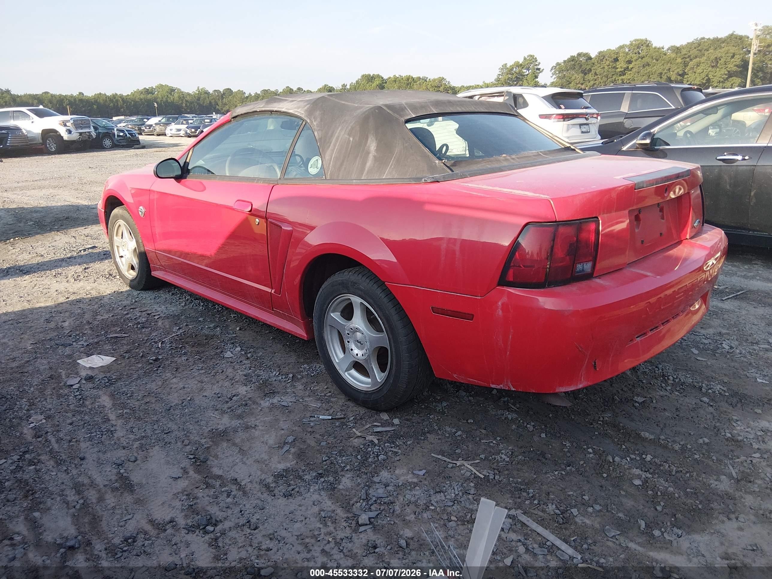 2004 Ford Mustang   Red vin: 1FAFP44654F217791