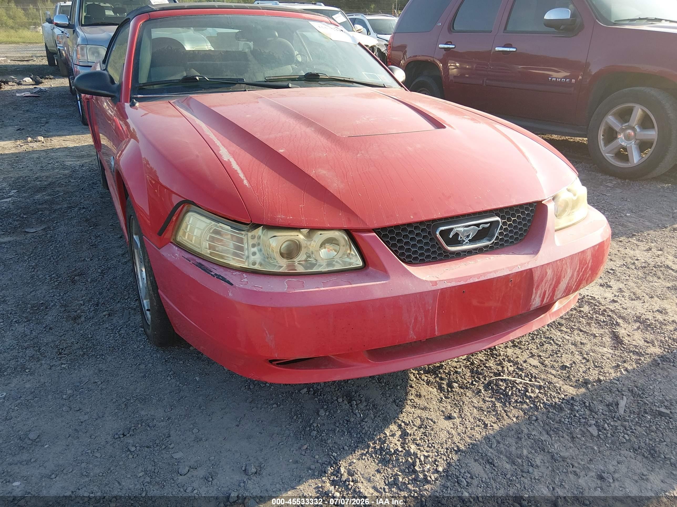 2004 Ford Mustang   Red vin: 1FAFP44654F217791