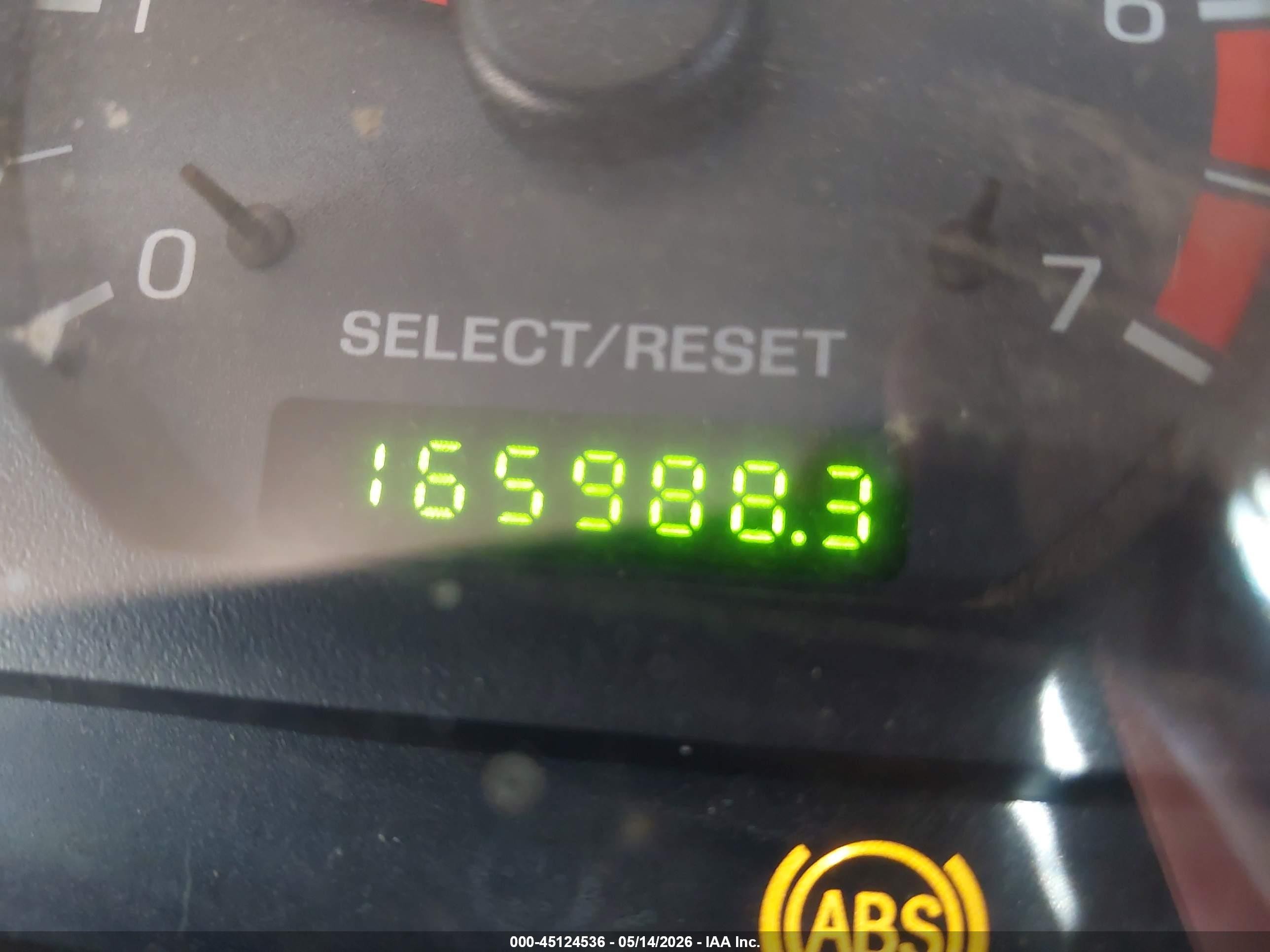 2004 Ford Mustang   White vin: 1FAFP44654F232985