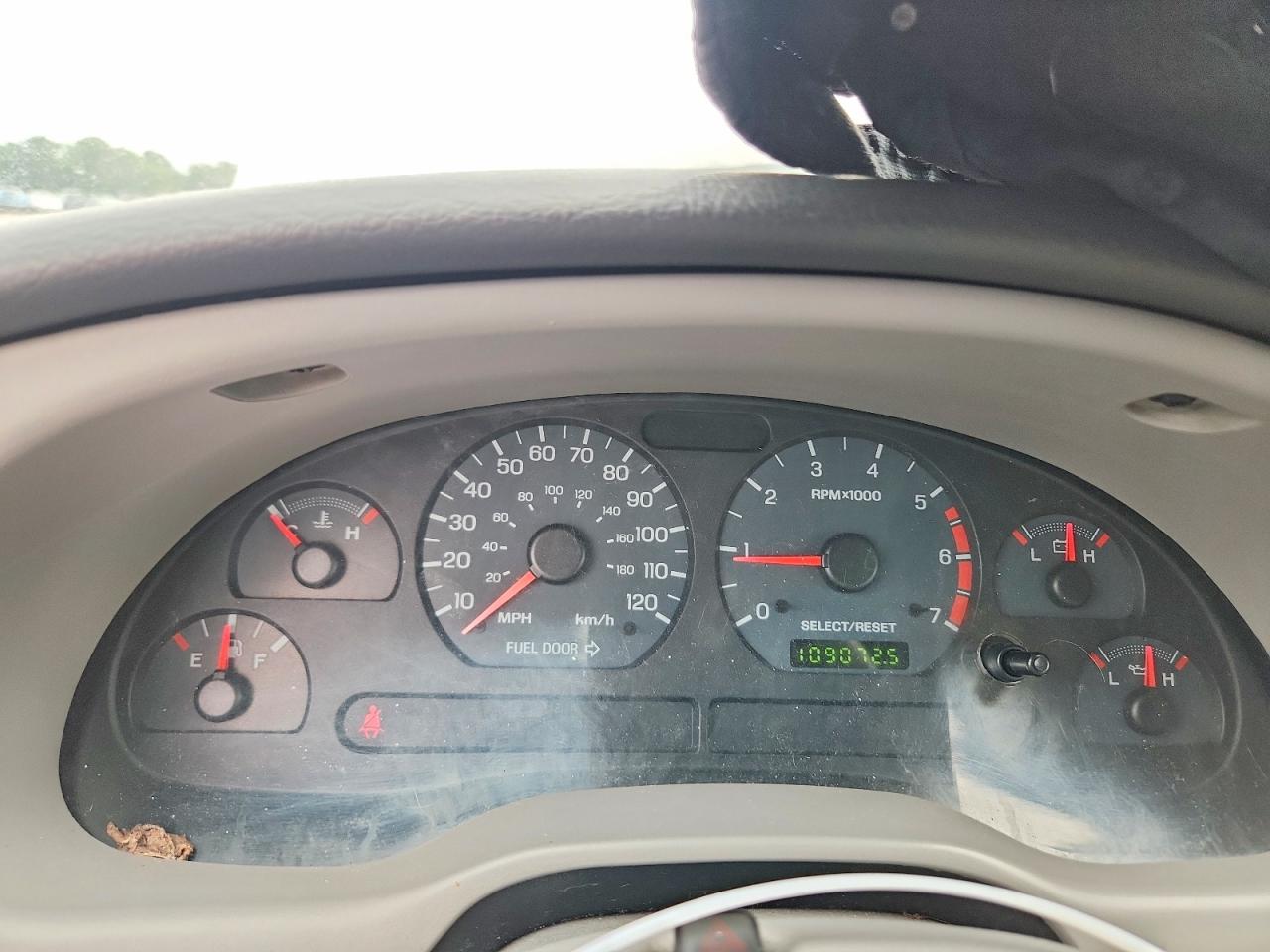 2004 Ford Mustang Silver vin: 1FAFP44664F138470
