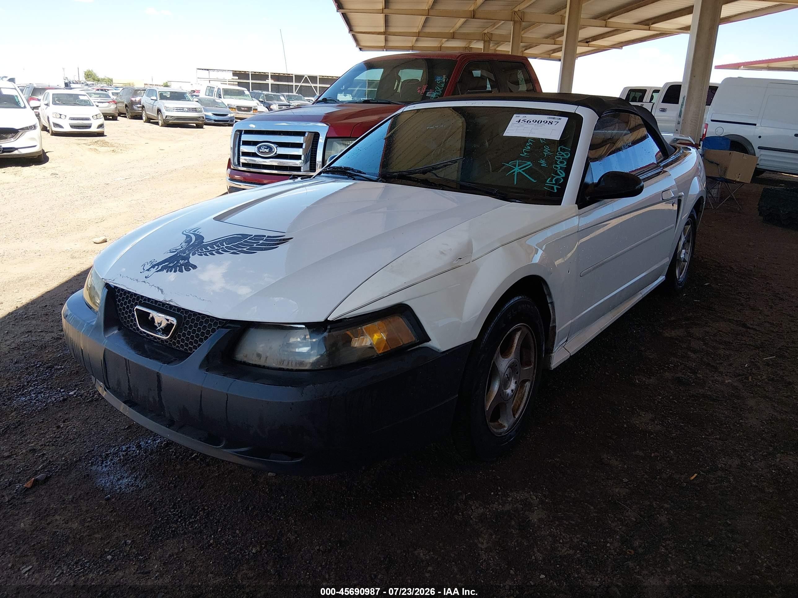 2004 Ford Mustang   White vin: 1FAFP44664F147637
