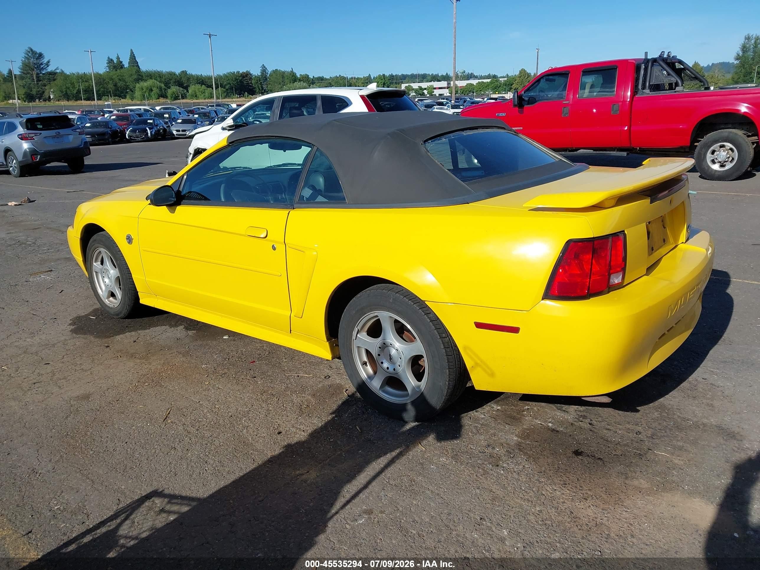 2004 Ford Mustang   Yellow vin: 1FAFP44664F188897