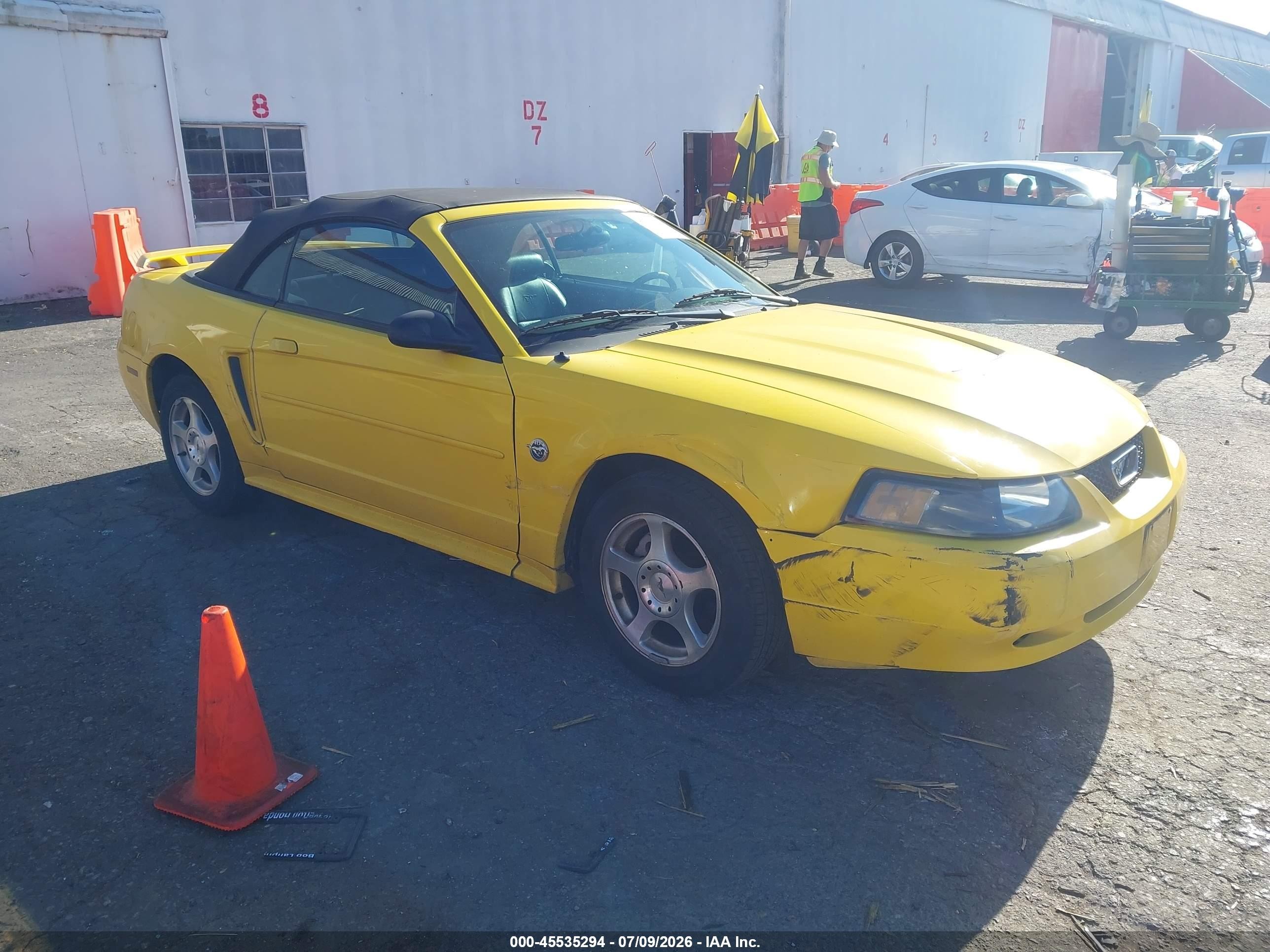 2004 Ford Mustang   Yellow vin: 1FAFP44664F188897