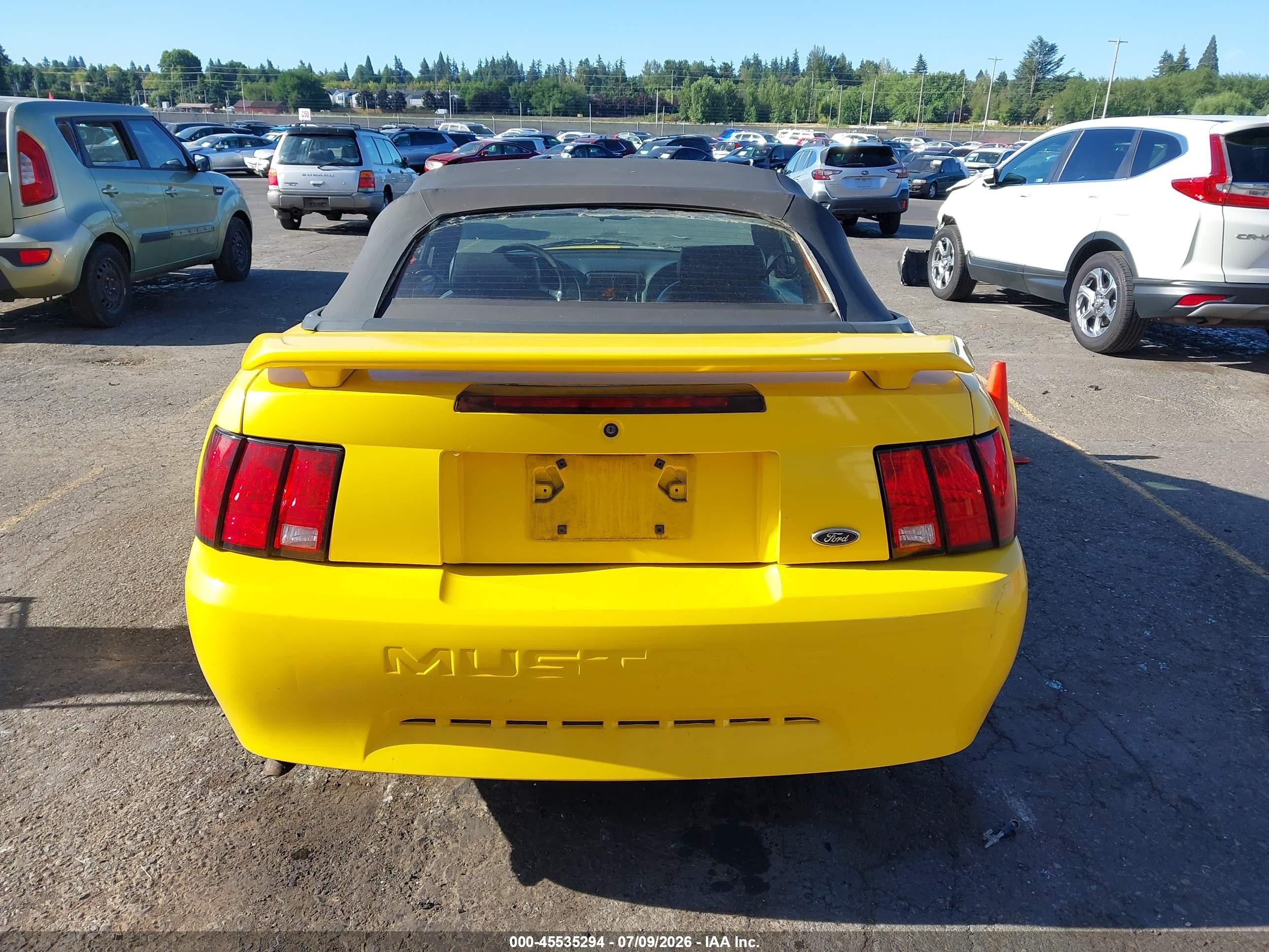 2004 Ford Mustang   Yellow vin: 1FAFP44664F188897