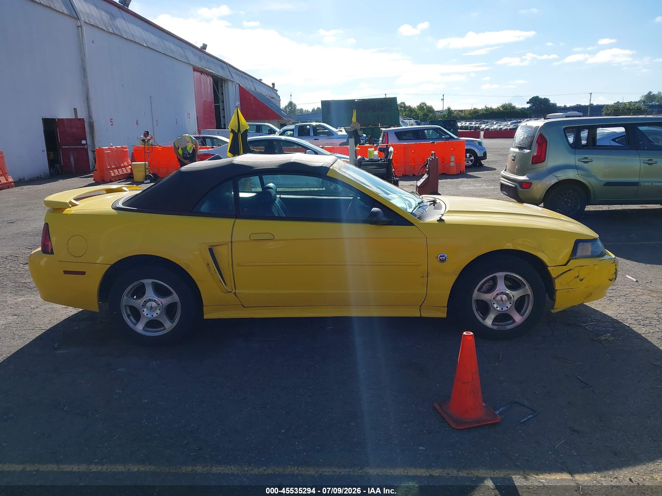 2004 Ford Mustang   Yellow vin: 1FAFP44664F188897