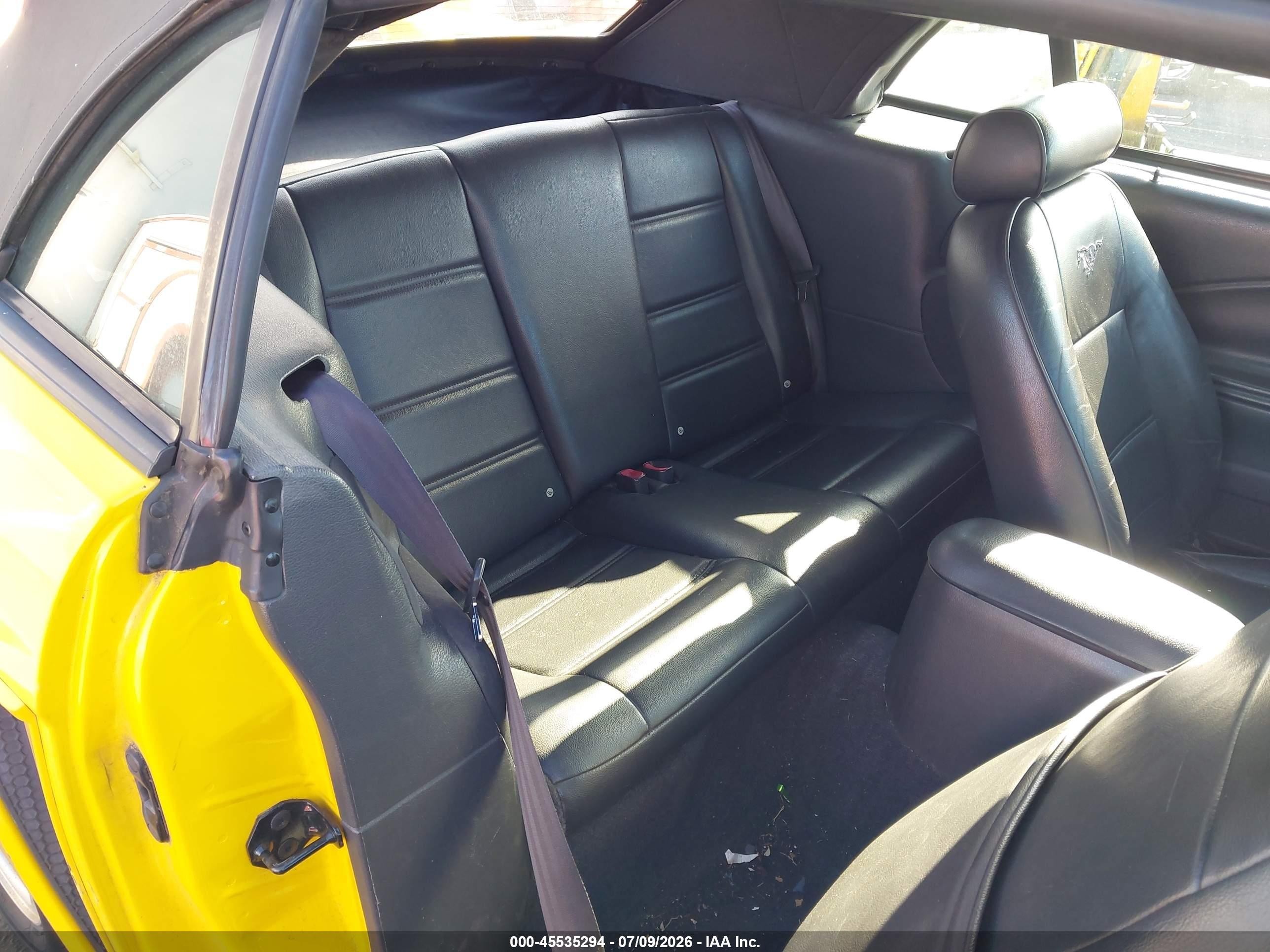 2004 Ford Mustang   Yellow vin: 1FAFP44664F188897