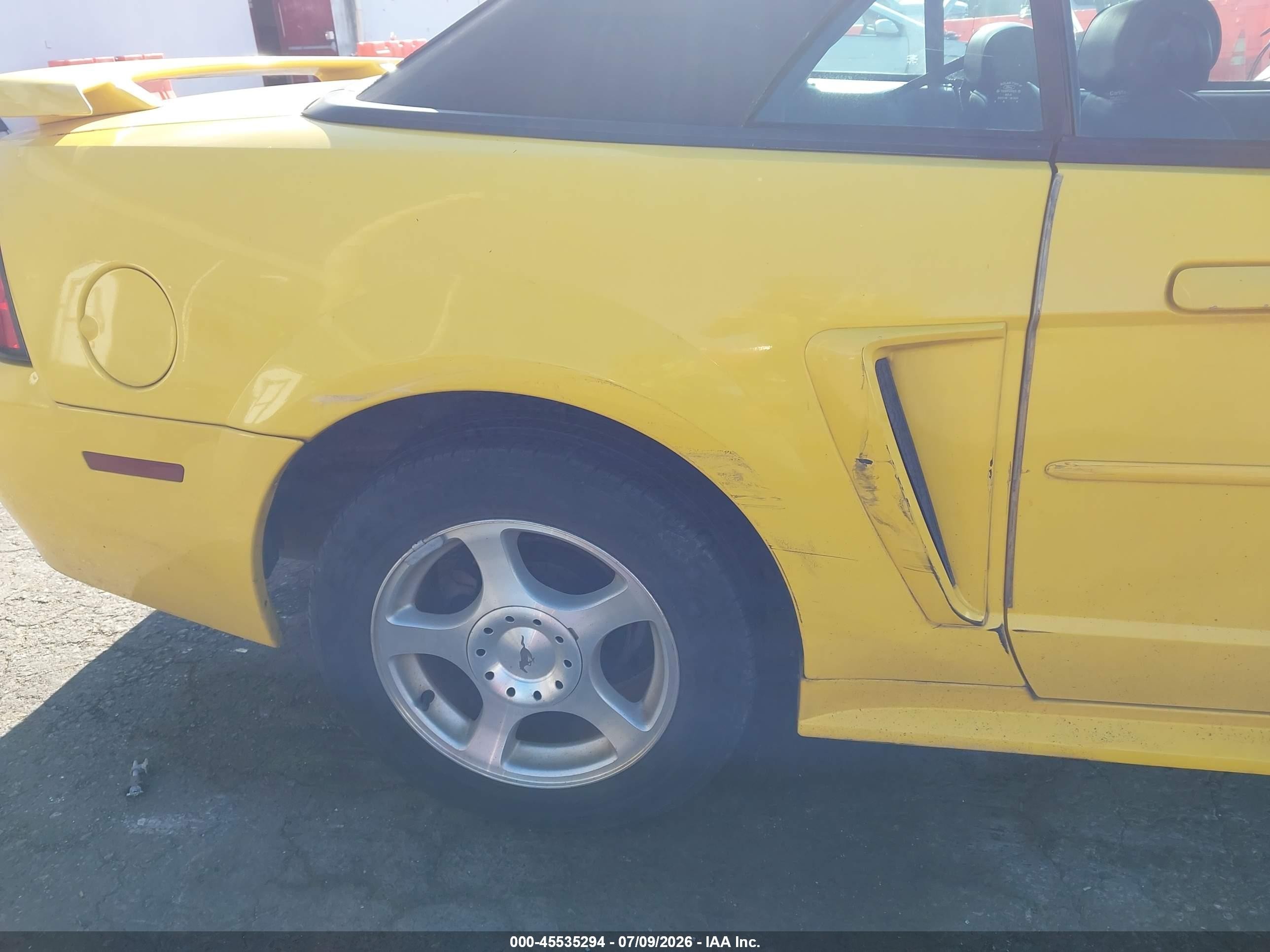 2004 Ford Mustang   Yellow vin: 1FAFP44664F188897