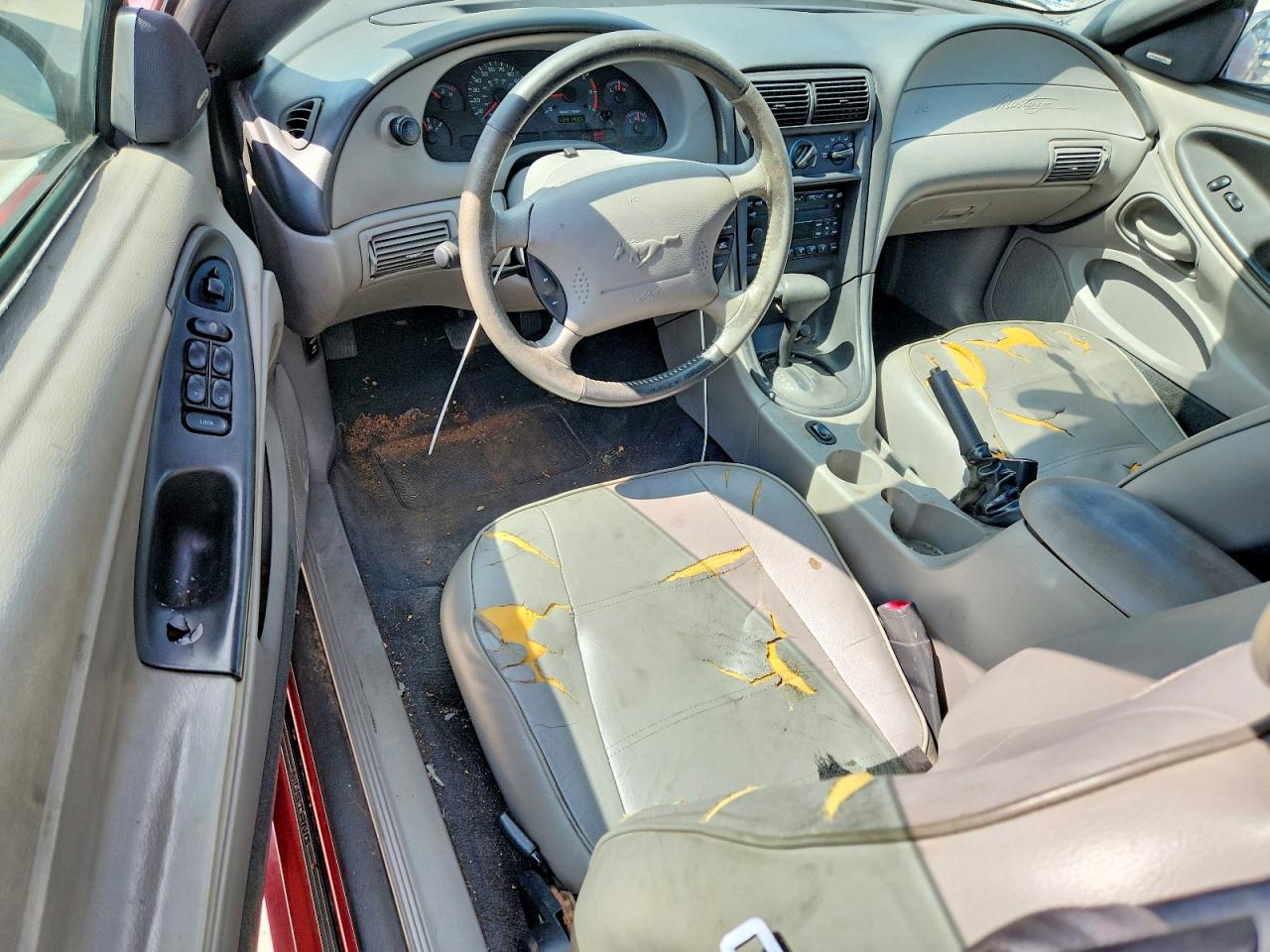 2004 Ford Mustang Red vin: 1FAFP44664F204788