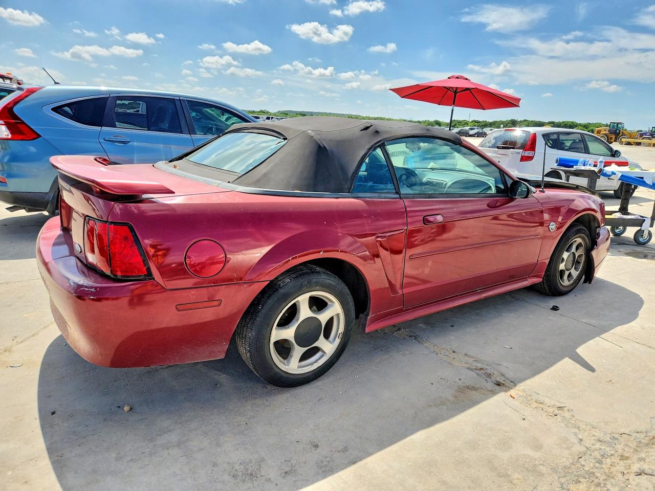 2004 Ford Mustang Red vin: 1FAFP44664F204788
