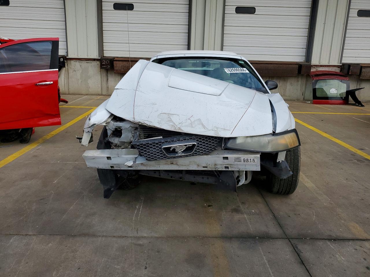 2004 Ford Mustang White vin: 1FAFP44674F157187