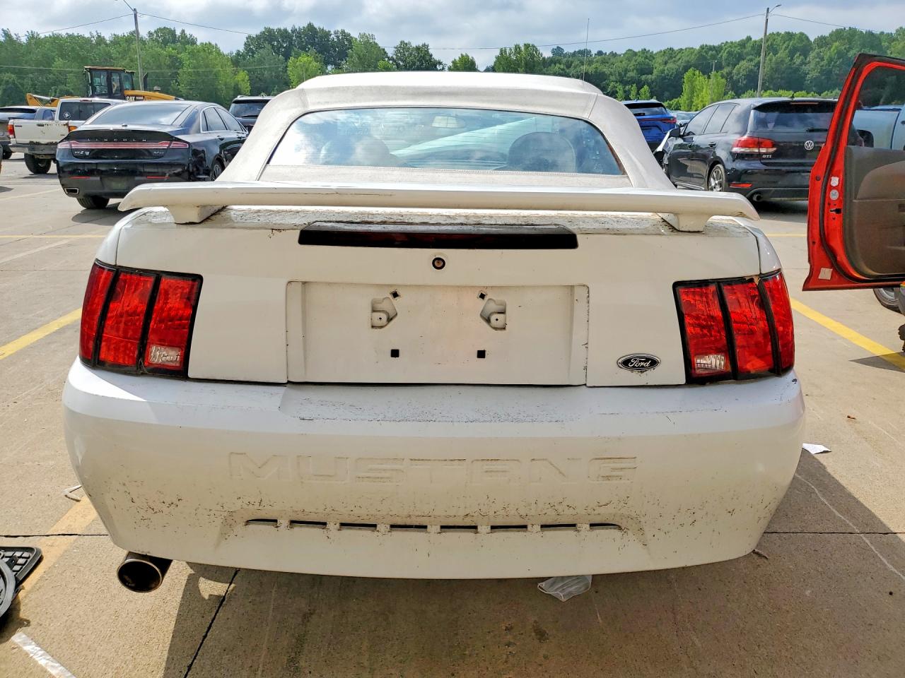 2004 Ford Mustang White vin: 1FAFP44674F157187
