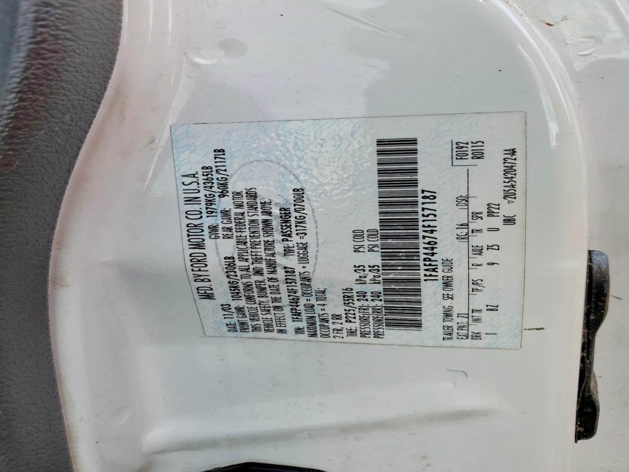 2004 Ford Mustang White vin: 1FAFP44674F157187