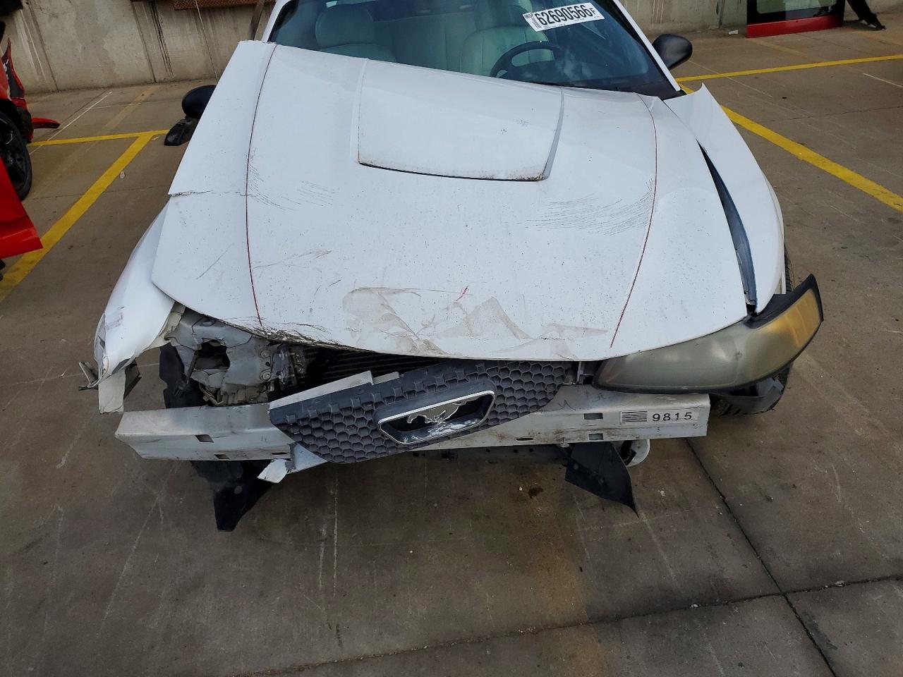 2004 Ford Mustang White vin: 1FAFP44674F157187