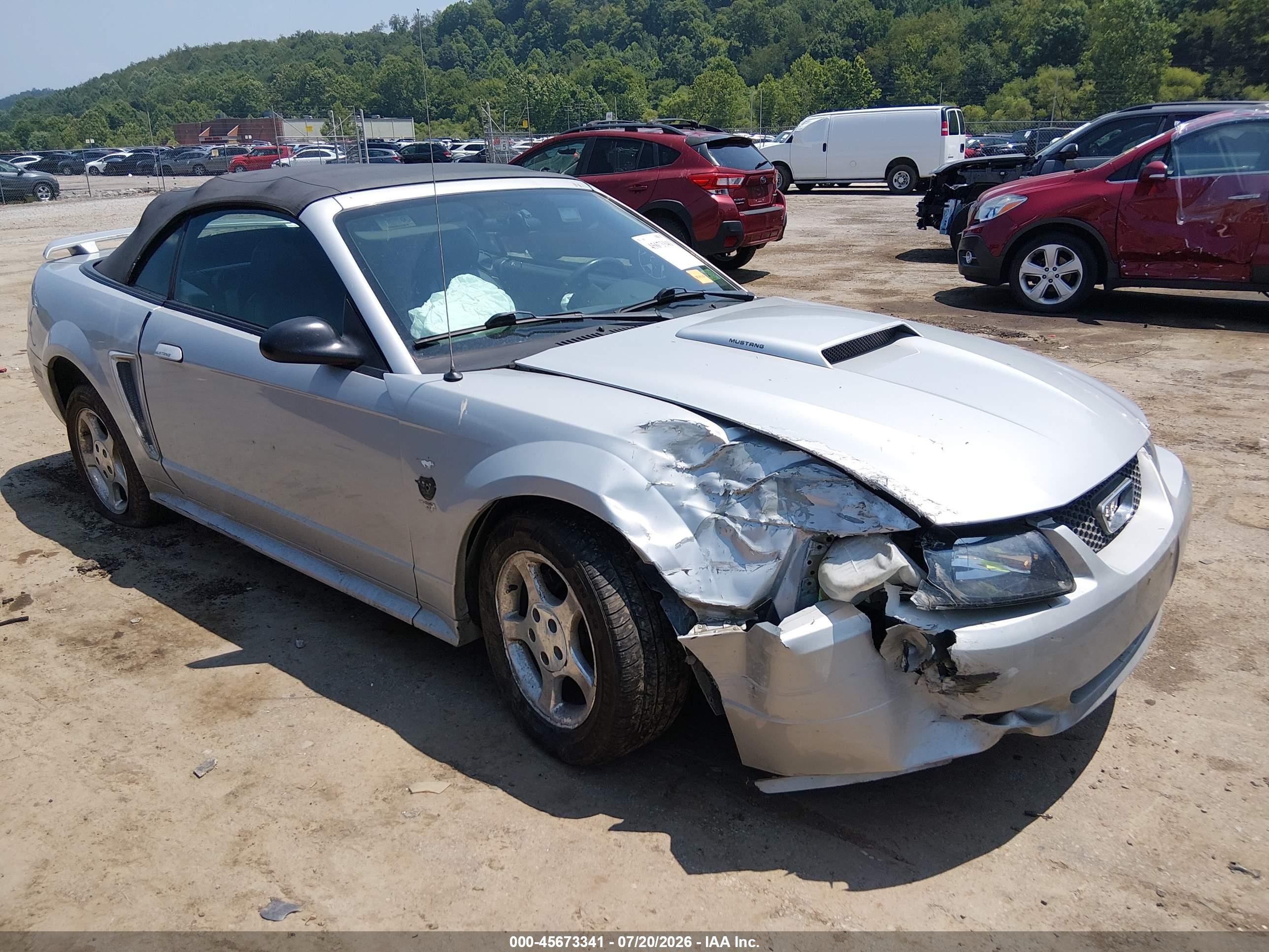 2004 Ford Mustang   Серебряный vin: 1FAFP44674F171848