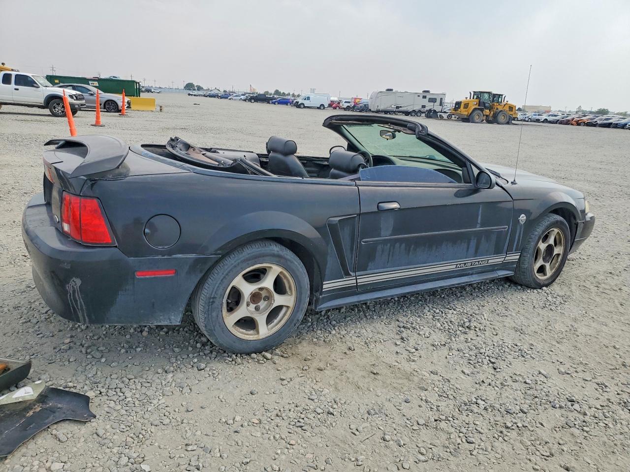 2004 Ford Mustang Черный vin: 1FAFP44684F179263