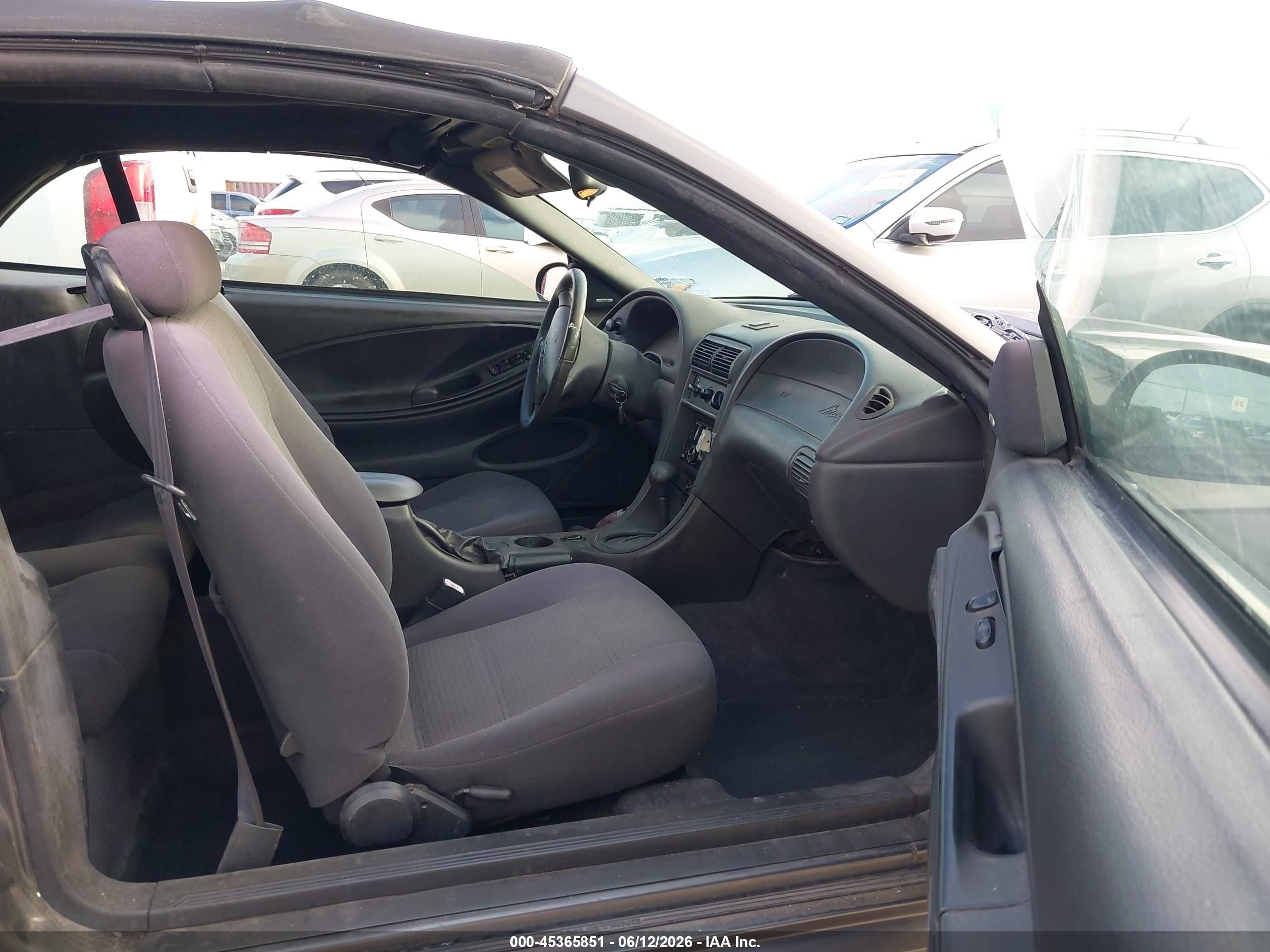 2004 Ford Mustang   Gray vin: 1FAFP44694F236599