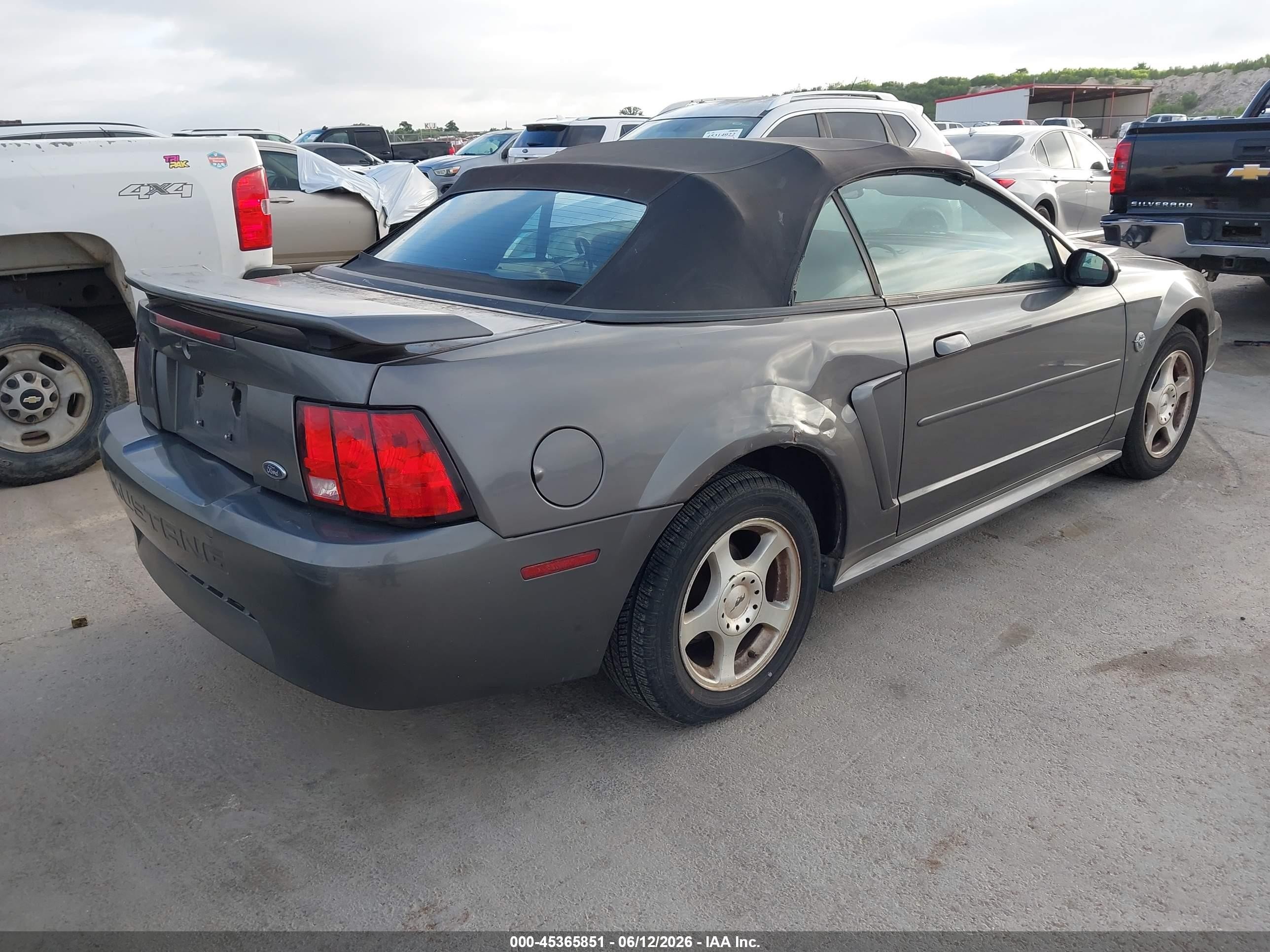 2004 Ford Mustang   Gray vin: 1FAFP44694F236599