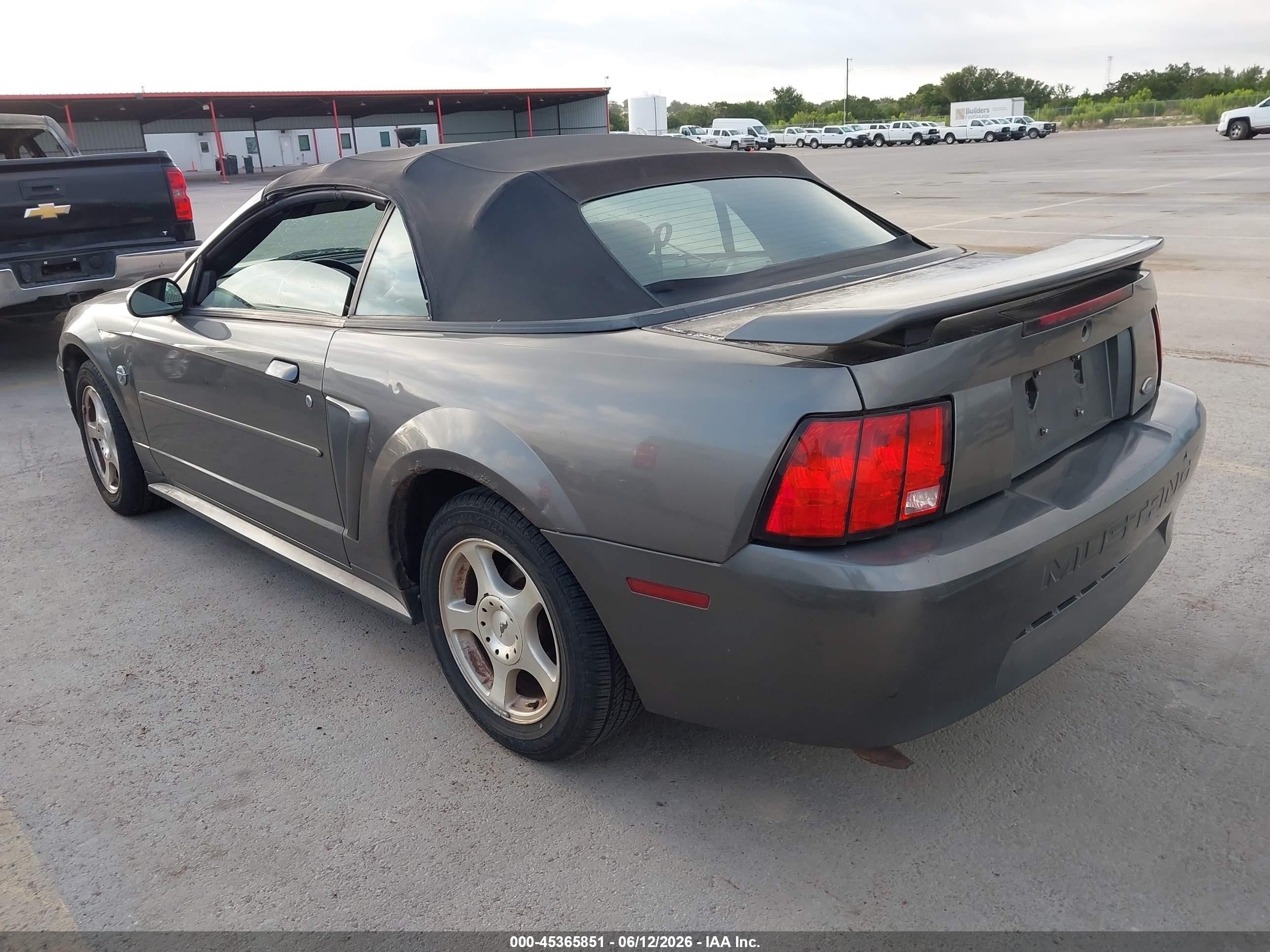 2004 Ford Mustang   Gray vin: 1FAFP44694F236599