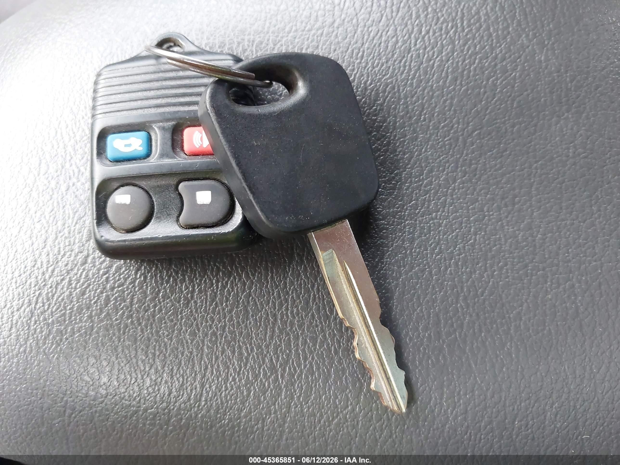 2004 Ford Mustang   Gray vin: 1FAFP44694F236599