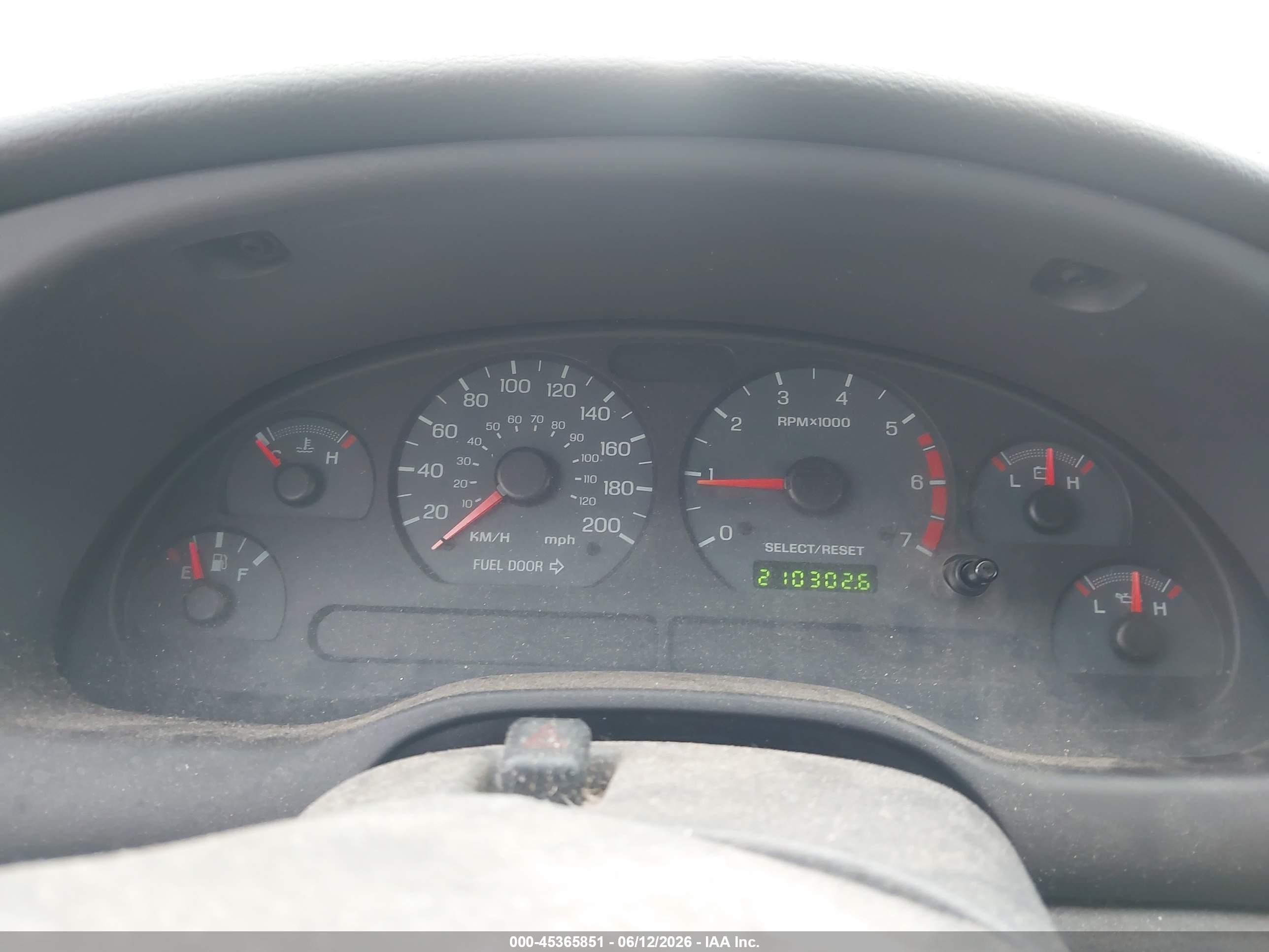 2004 Ford Mustang   Gray vin: 1FAFP44694F236599