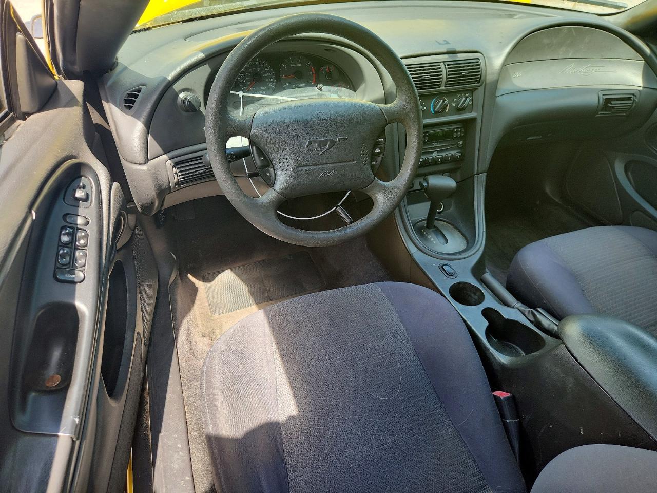 2004 Ford Mustang Yellow vin: 1FAFP446X4F141372